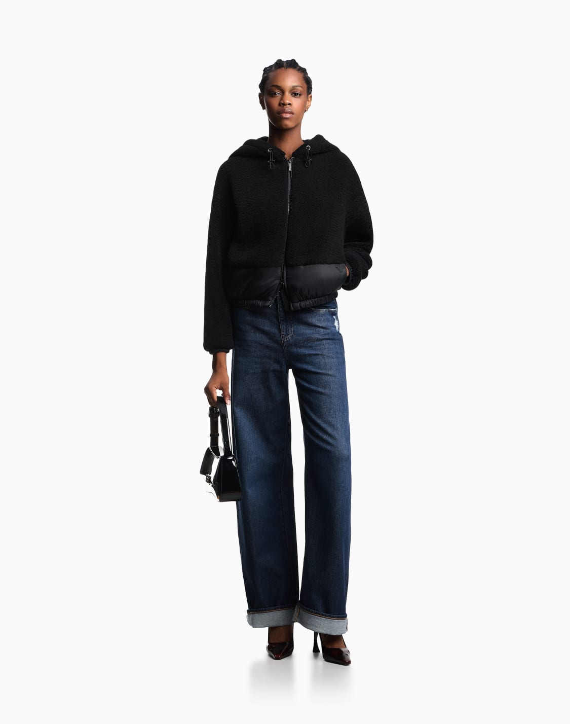 blouson-avec-fermeture-zippe-et-capuche-en-sherpa-noir--emporio-armani