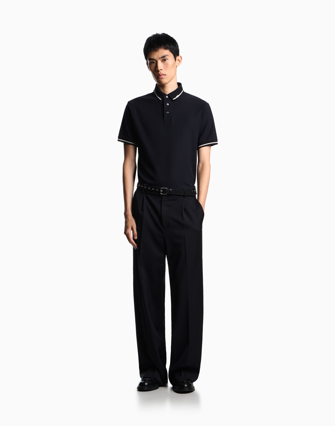 polo-de-piqu-con-bordes-y-bordado-de-microguila-azul-marino--emporio-armani