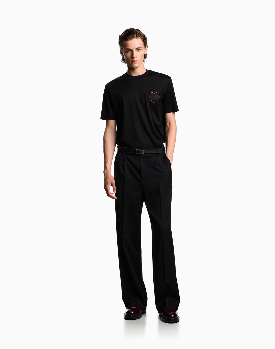 camiseta-en-punto-de-mezcla-de-lyocell-con-bordado-cpsula-san-valentn-negro--emporio-armani