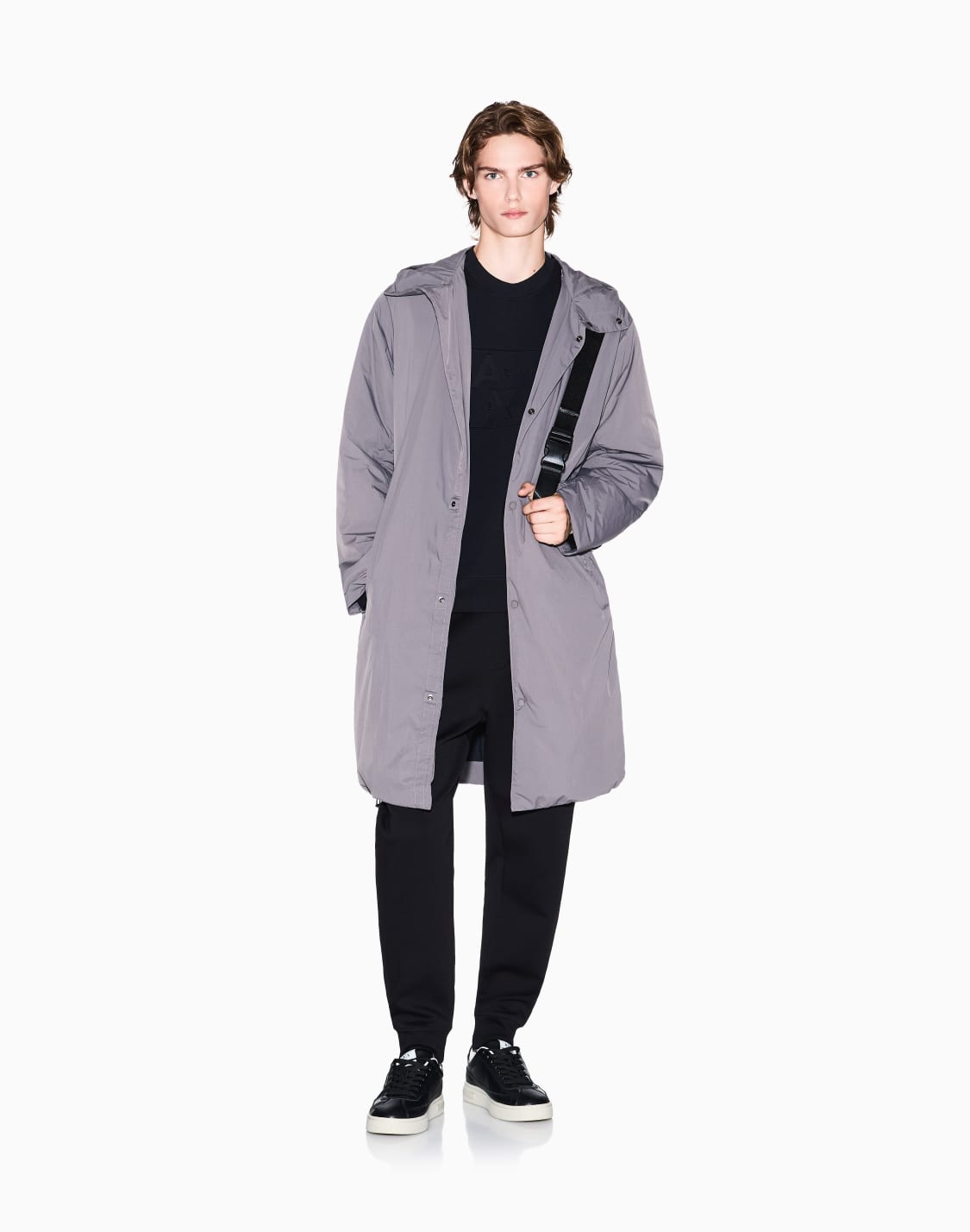 エンボススクエアロゴ-スウェットプルオバ-ブラック--armani-exchange