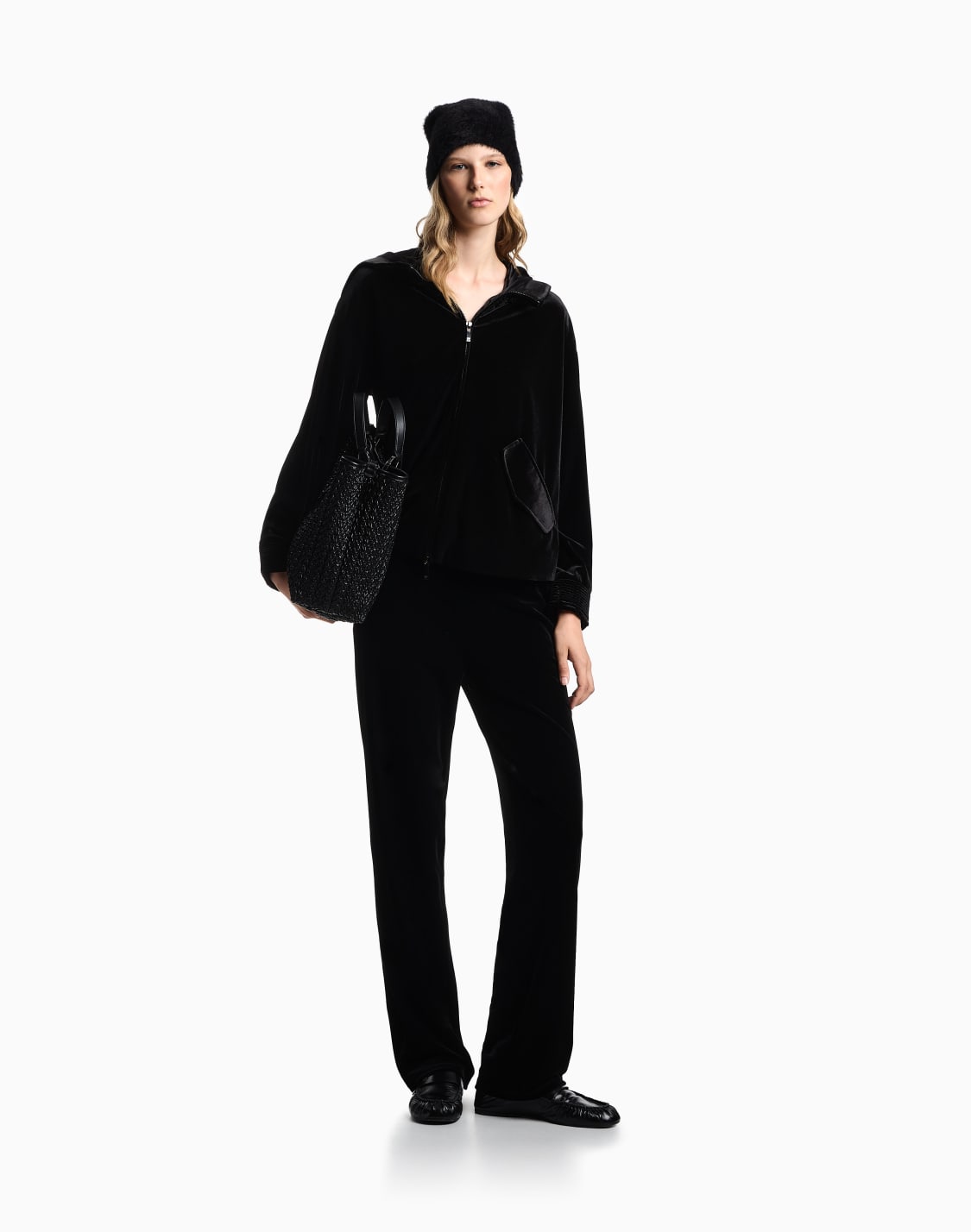 felpa-con-cappuccio-in-ciniglia-stretch-nero--emporio-armani