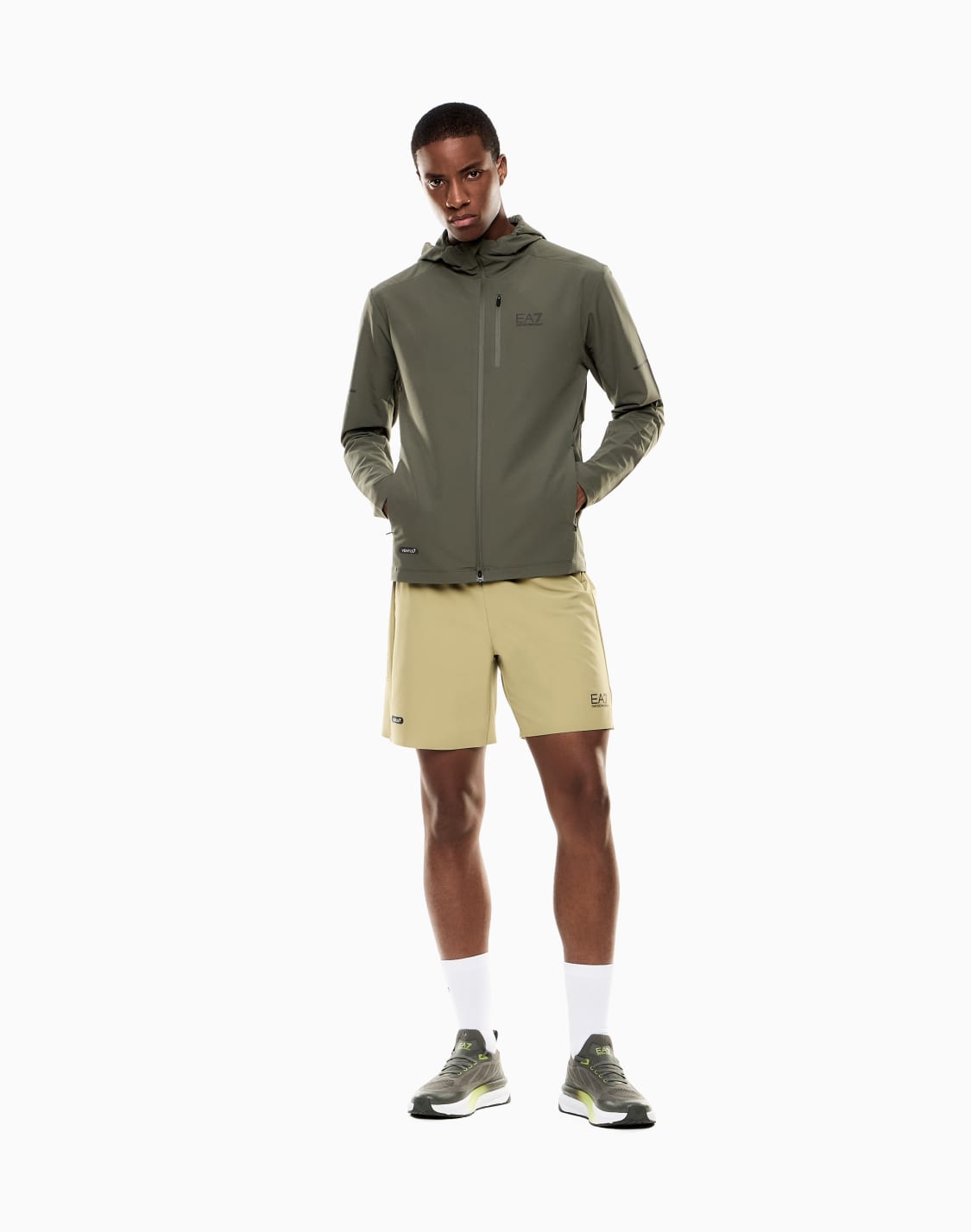 dynamic-athlete-hooded-sweatshirt-in-ventus7-technical-fabric-green--ea7