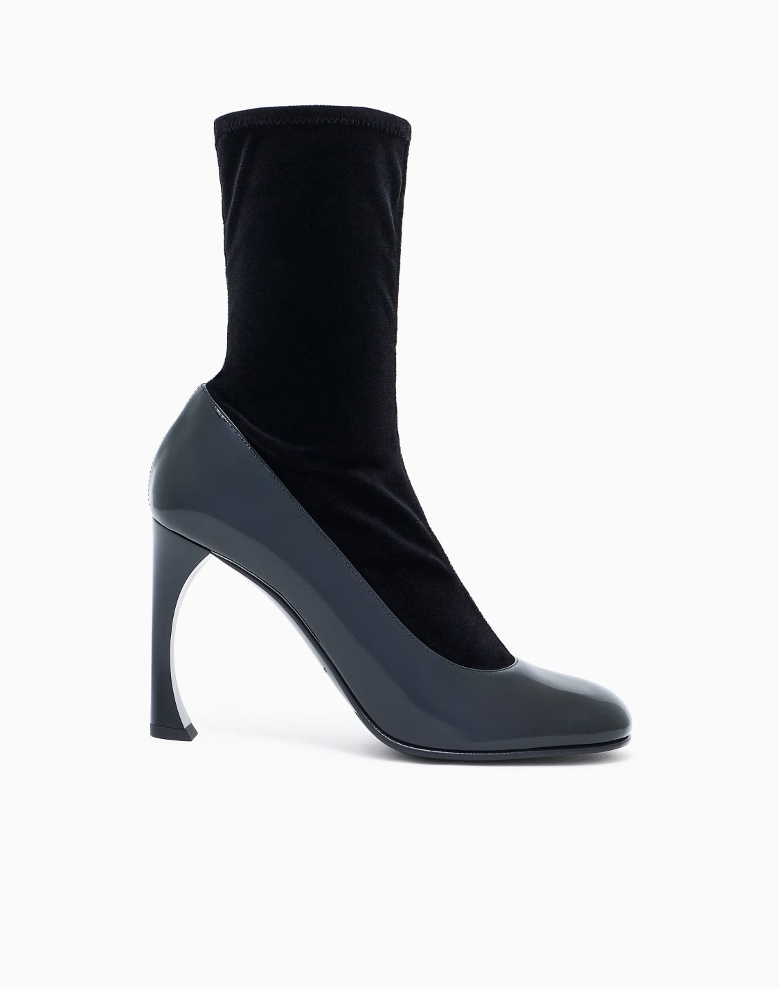 アンクルブツ-ベルベットパテントレザ-カブヒル-ブラック--emporio-armani