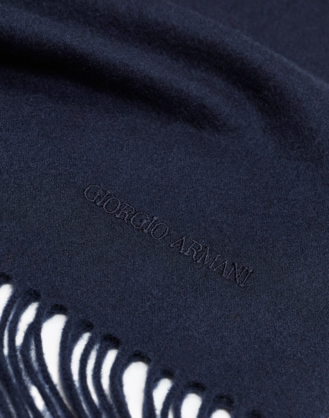 cashmere-scarf-with-embroidered-logo-navy-blue--giorgio-armani