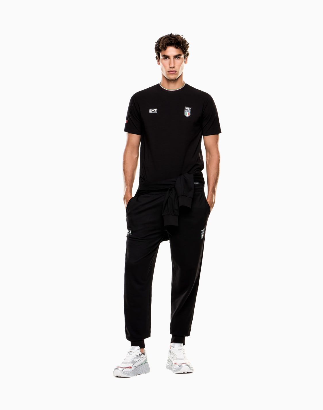 camiseta-de-cuello-redondo-y-manga-corta-en-punto-elstico-negro--ea7