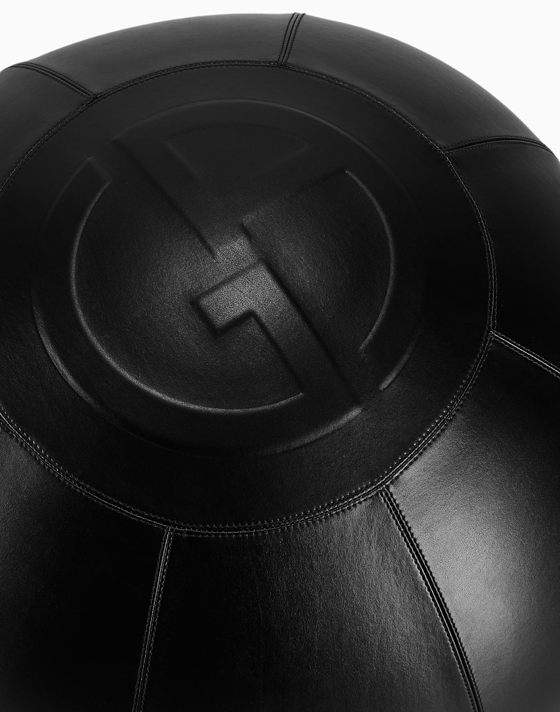 pump-exercise-ball-black--armani-casa