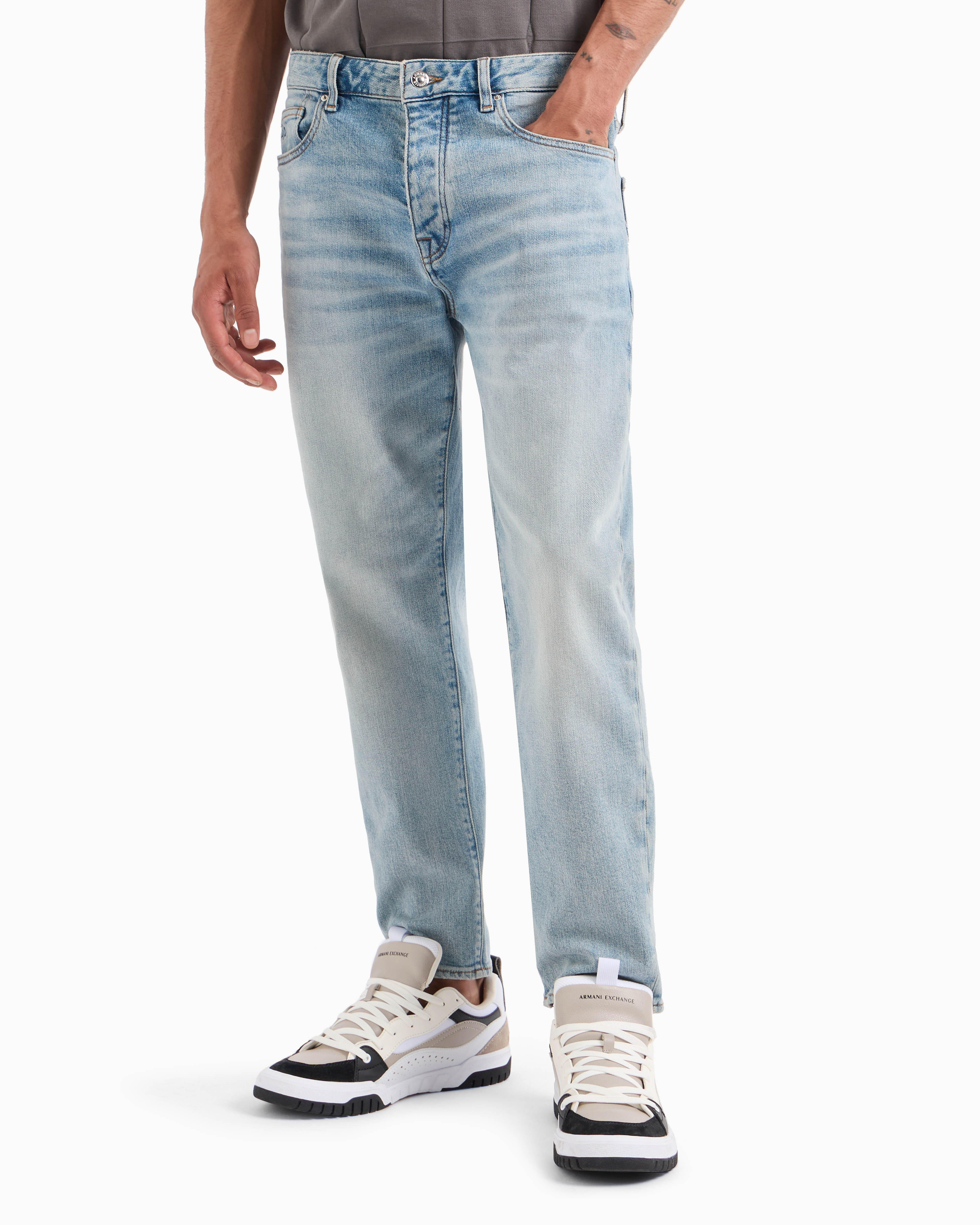 ARMANI EXCHANGE J71 CARROT FIT JEANS IN COMFORT STRETCH DENIM 