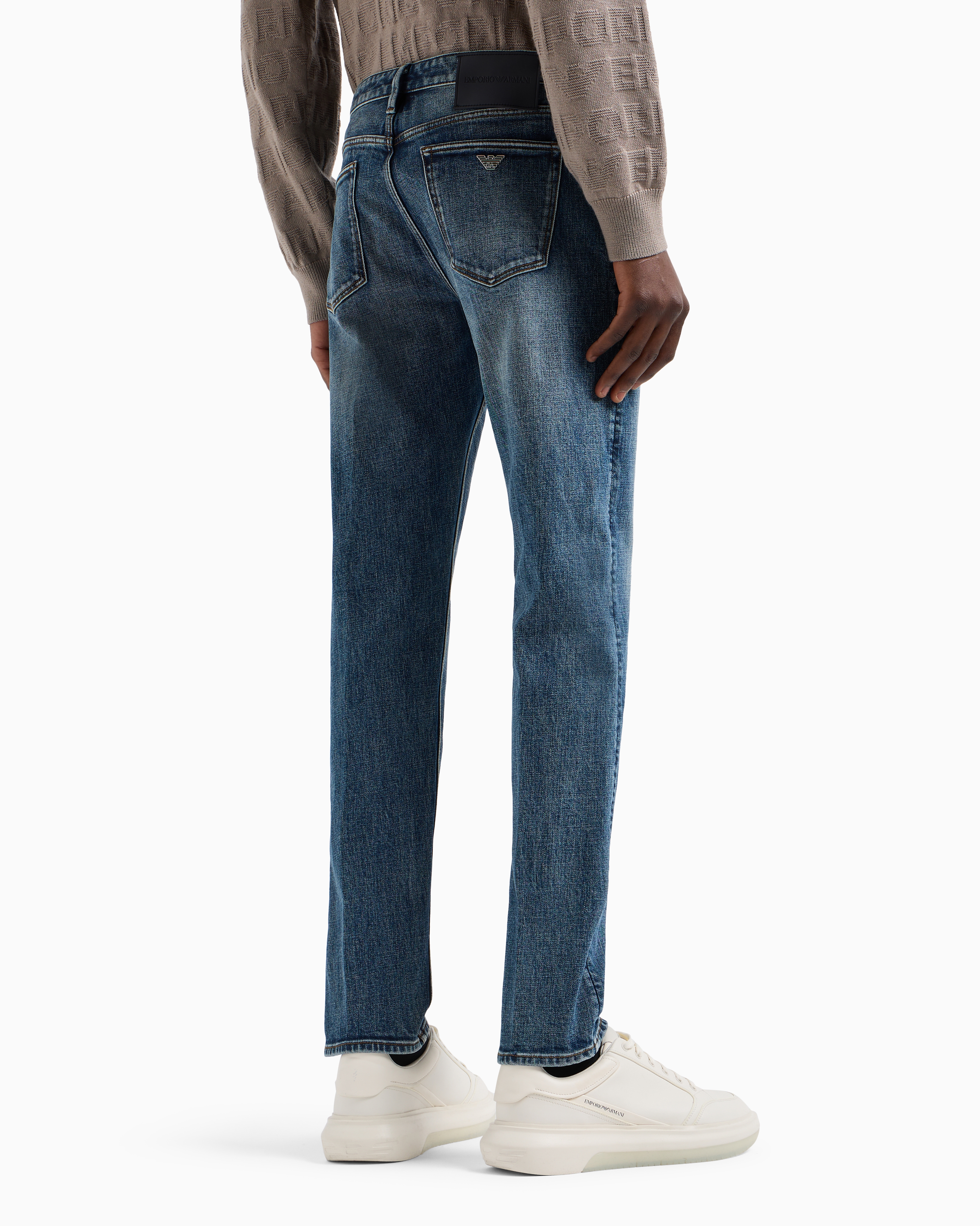 アルマーニ　6A 120cm J75 Slim-fit, stone-washed denim jeans with whisker lines
