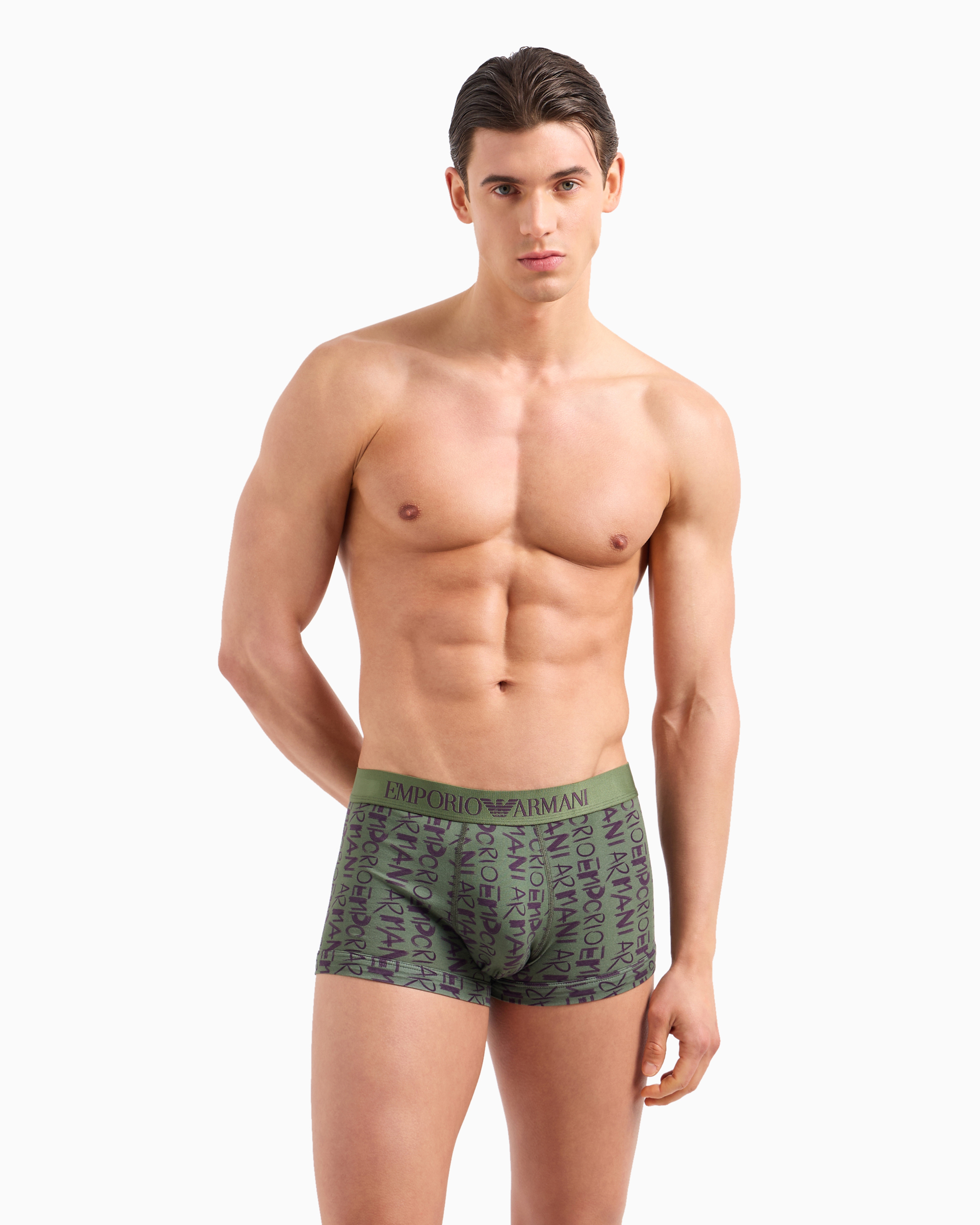 Shop Emporio Armani Eng Anliegende Boxershorts Mit Allover-logo In Grün