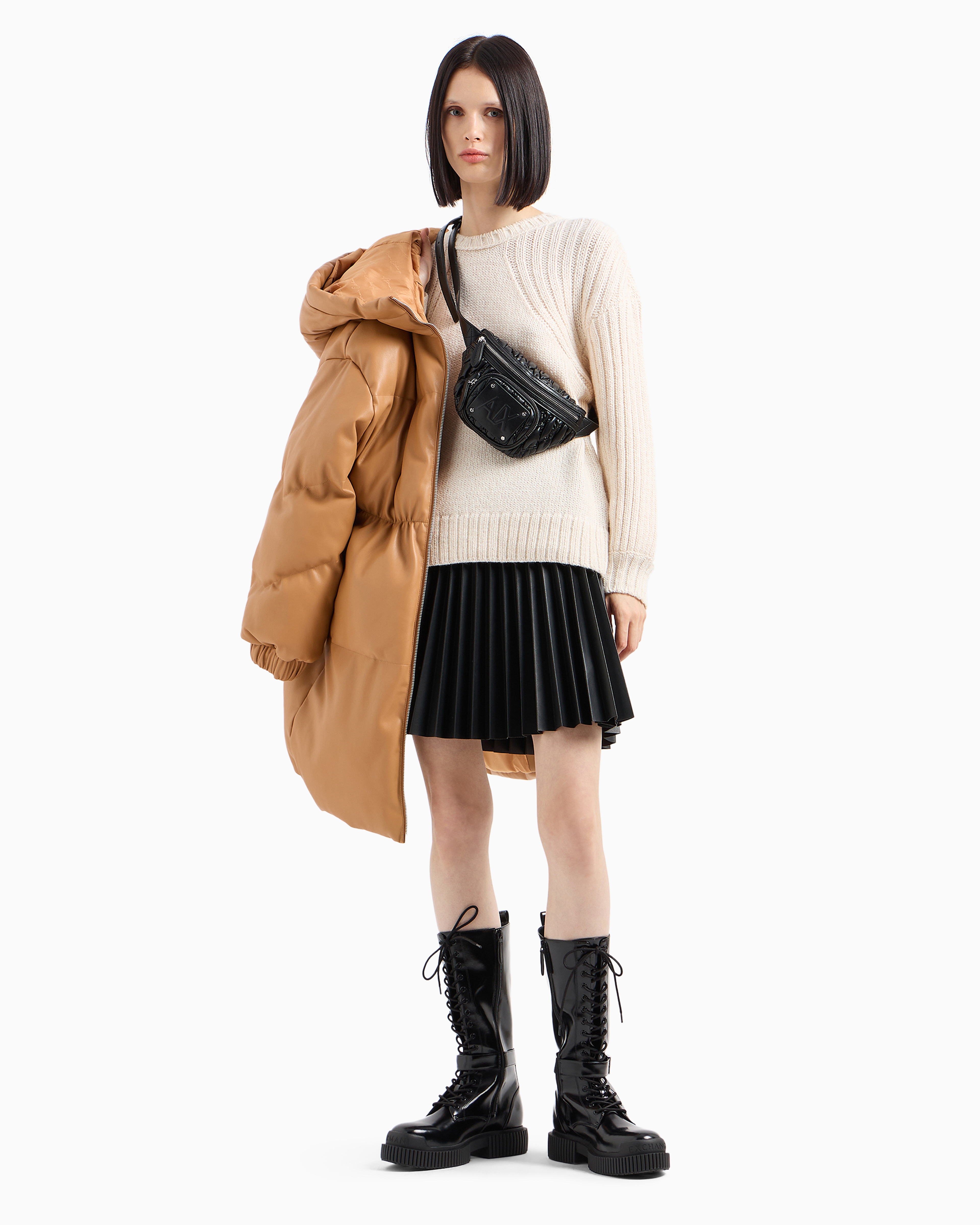 Short pleated skirt