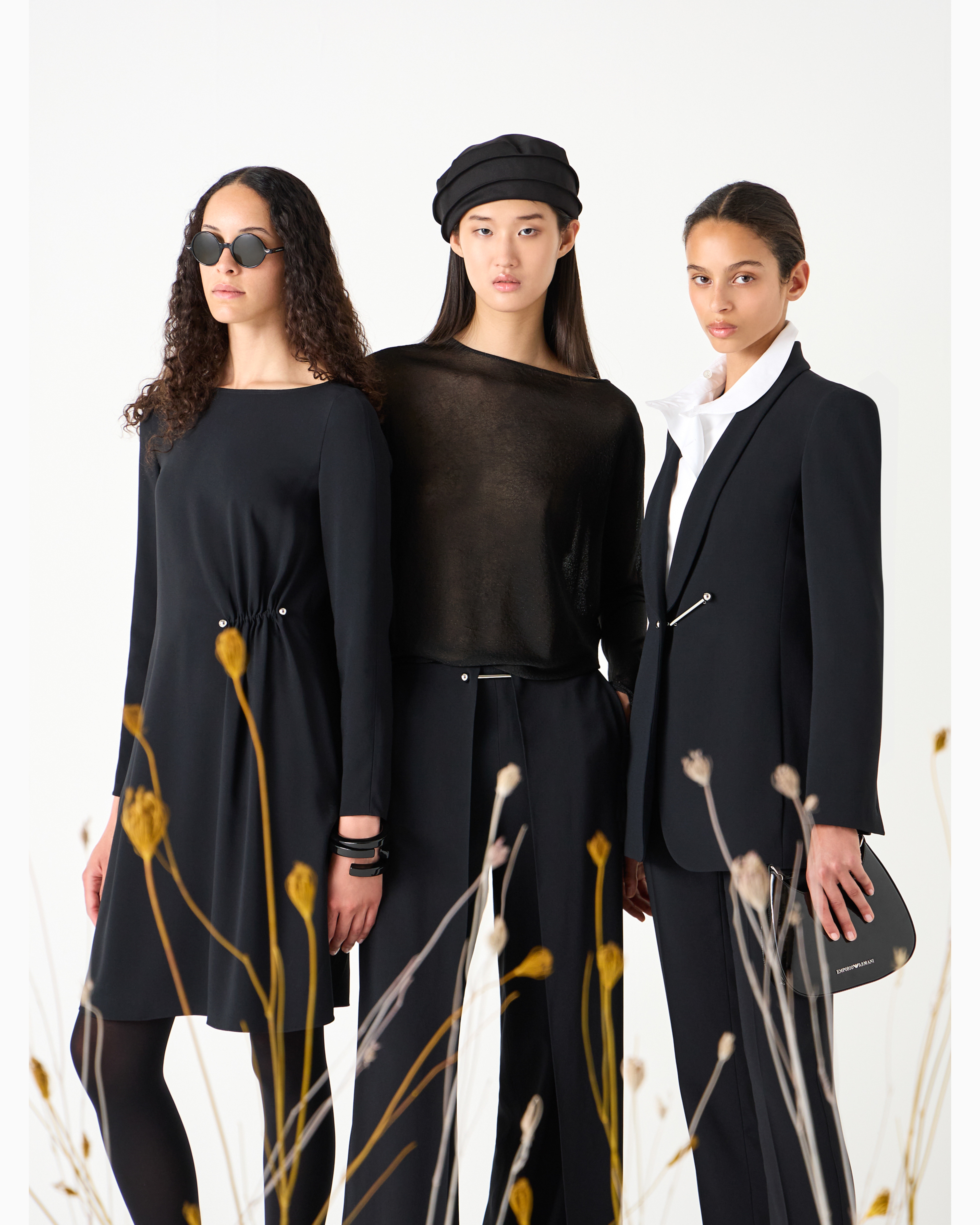 EMPORIO ARMANI ポンチョ カシミヤ混 ウール ショールカラー 黒 EMPORIO ARMANI ポンチョ カシミヤ混 ウール ショールカラー 黒