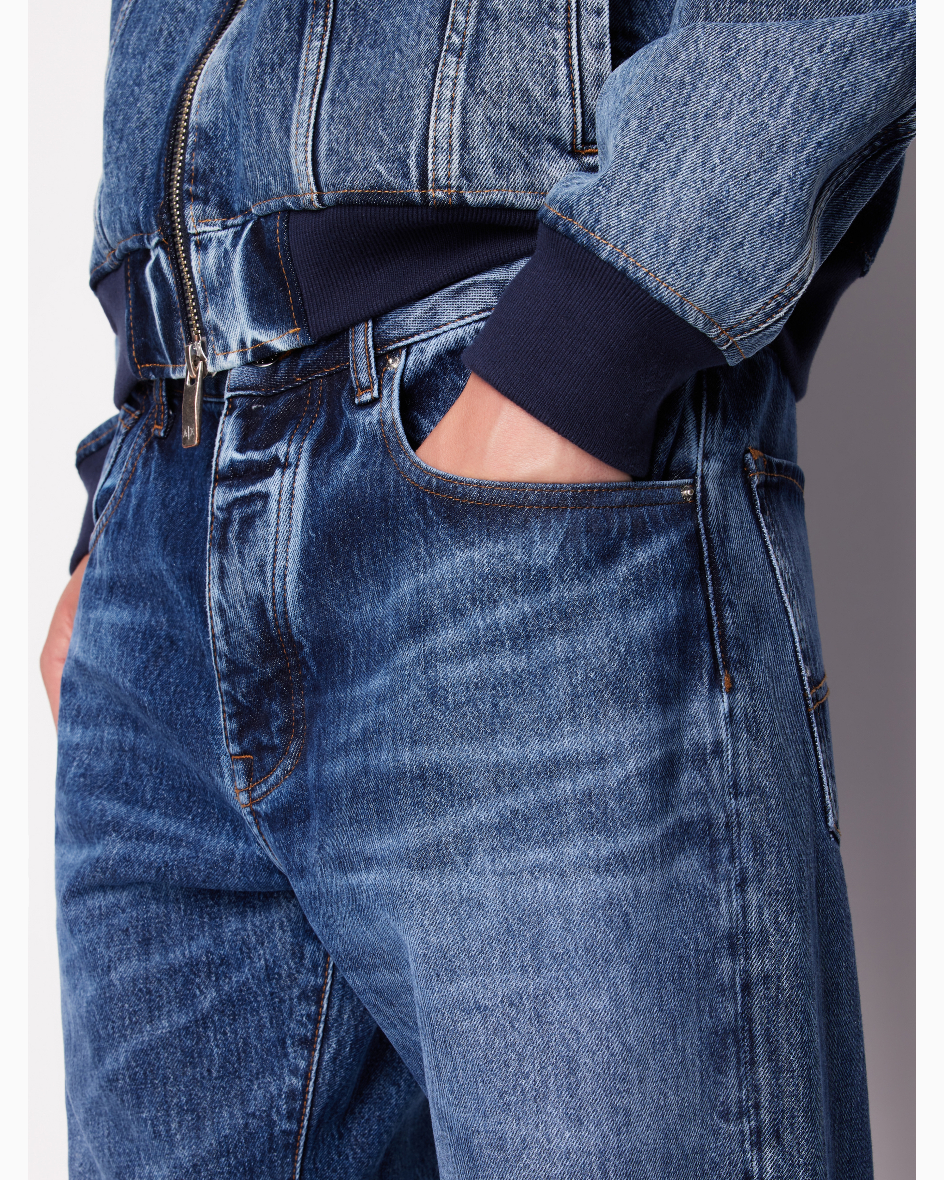 J82 loose tapered fit jeans in non-stretch washed denim