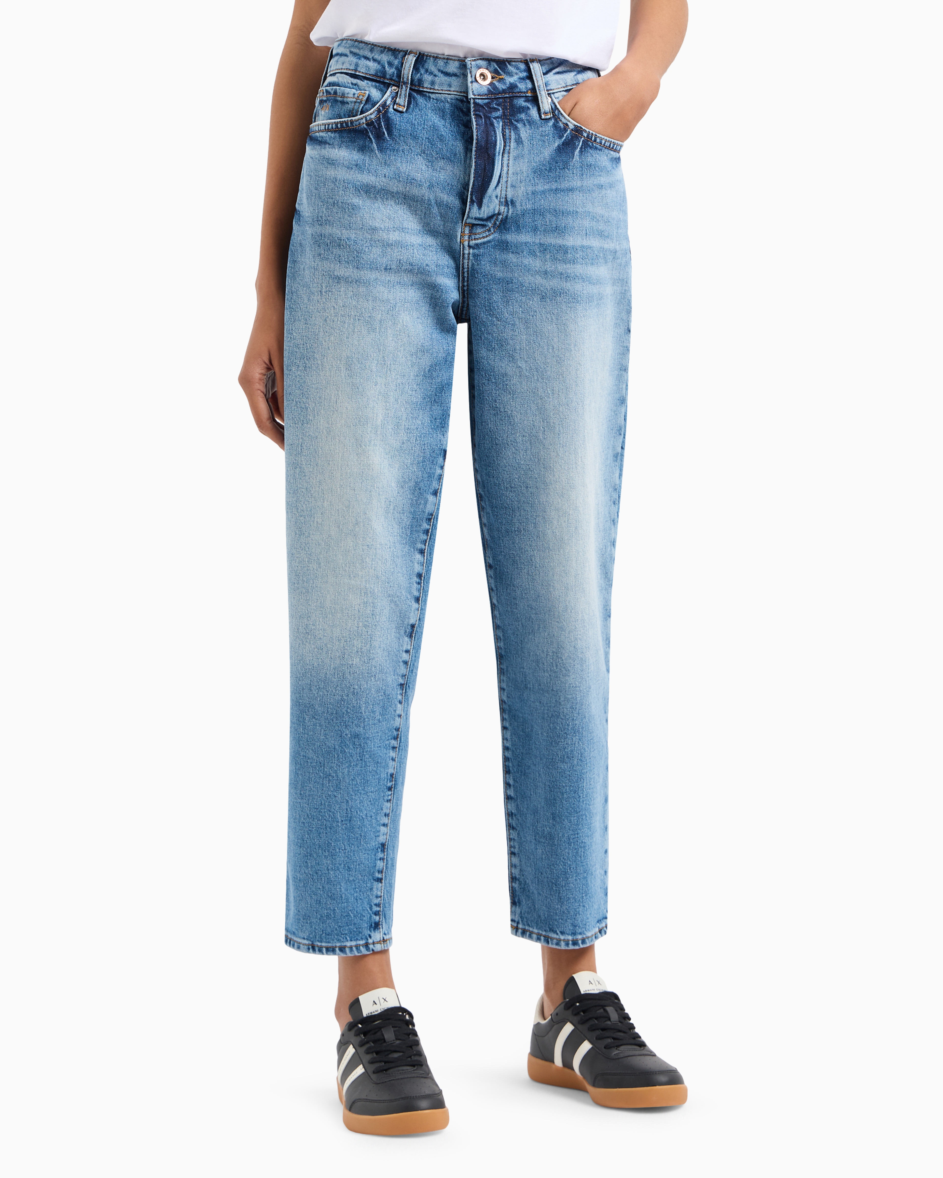 J51 carrot fit jeans in comfort cotton denim | Armani Exchange