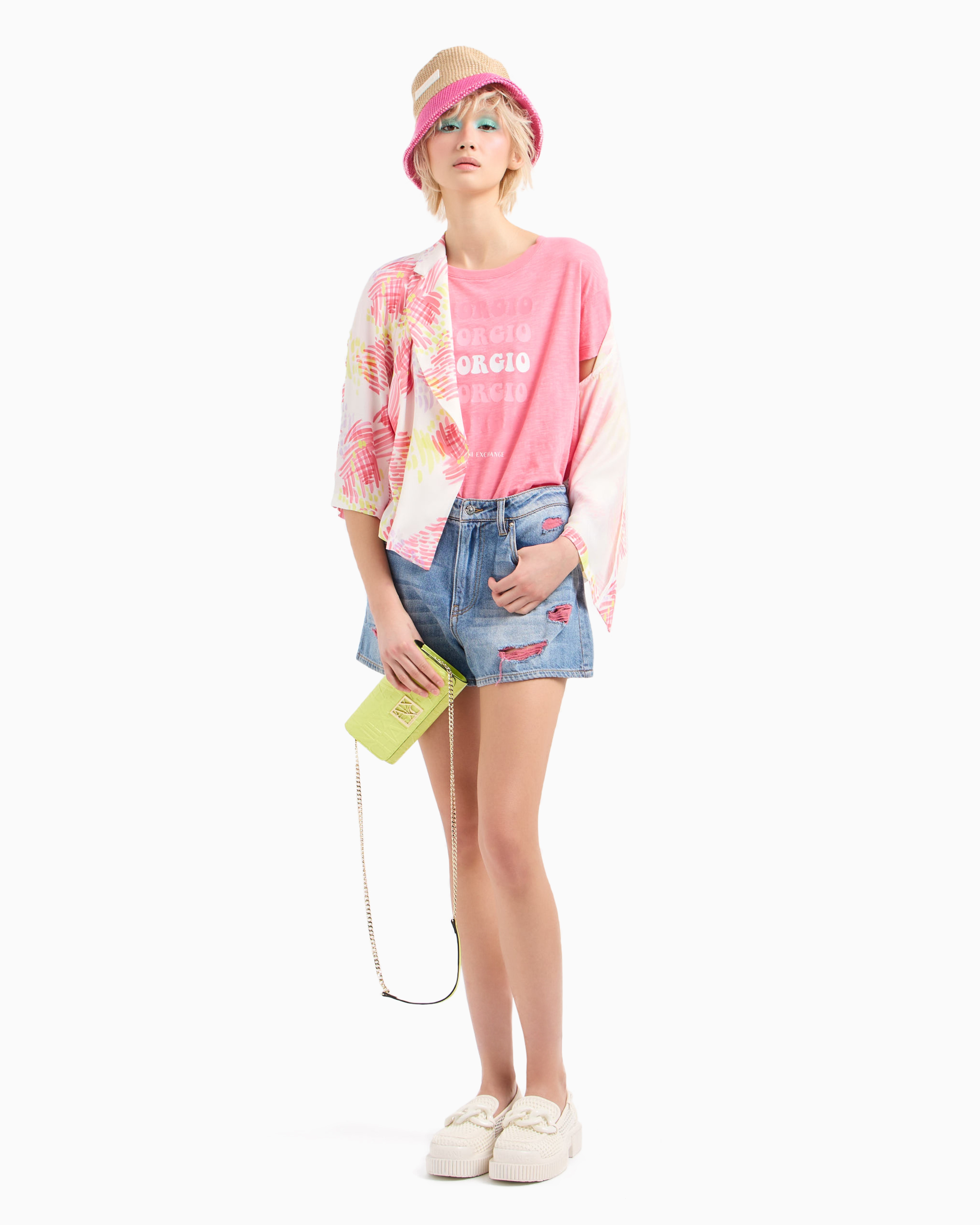 Baggy fit denim shorts with contrasting details