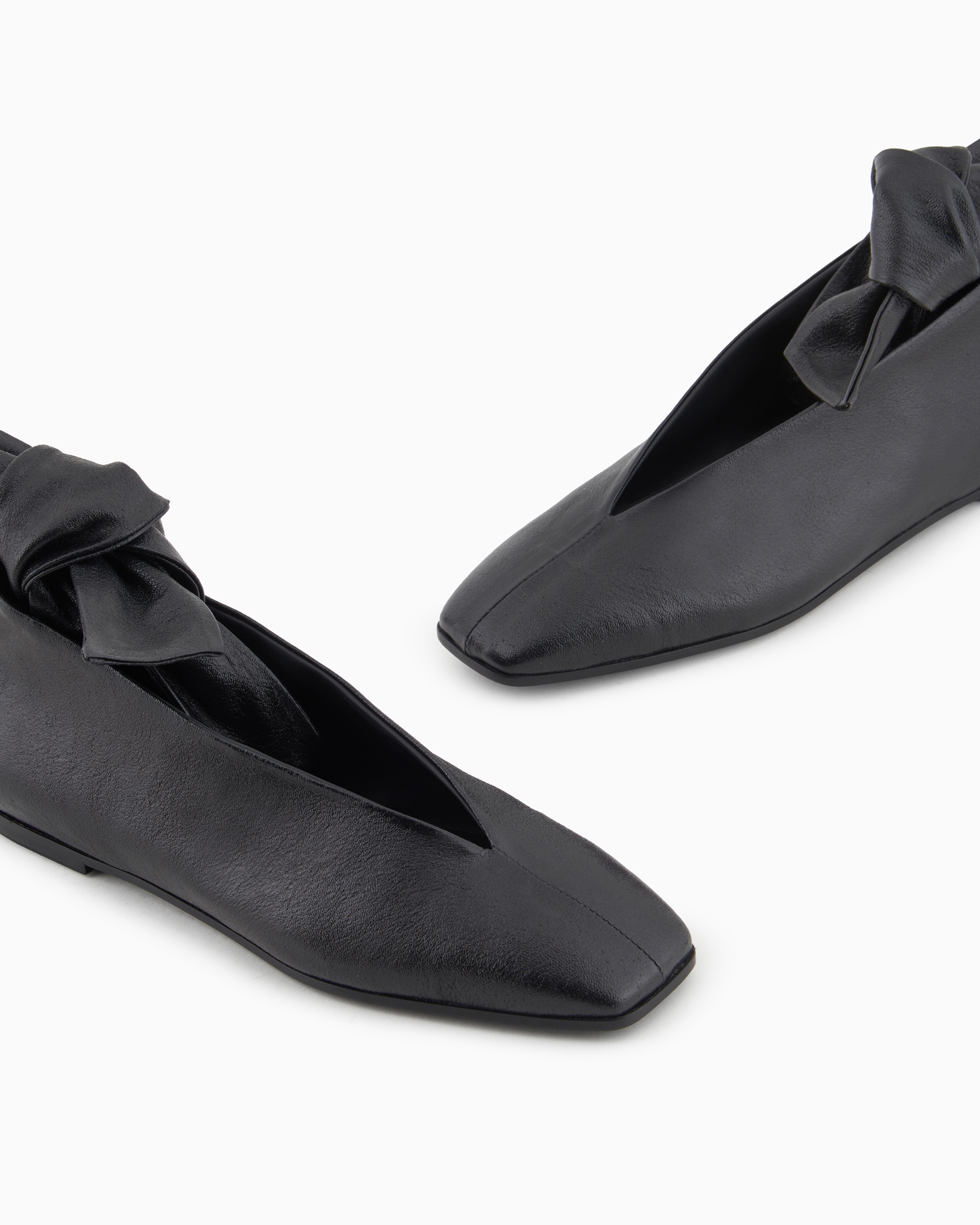 Emporio Armani Official Store Ballerinas Mit Schleife Aus Leder In Schwarz