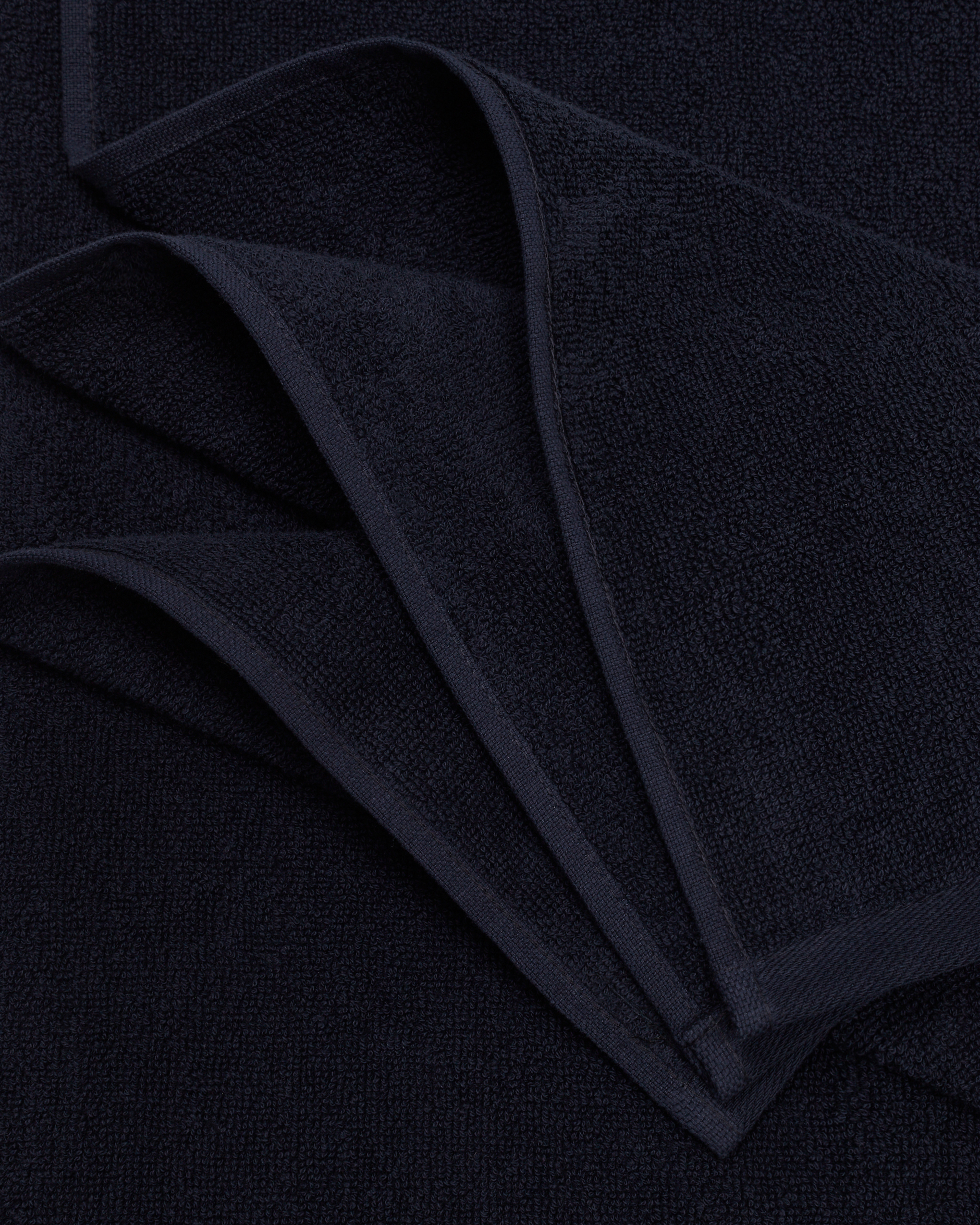 Giorgio Armani Official Store Cotton Beach Towel With Jacquard Logo In Navy Blue