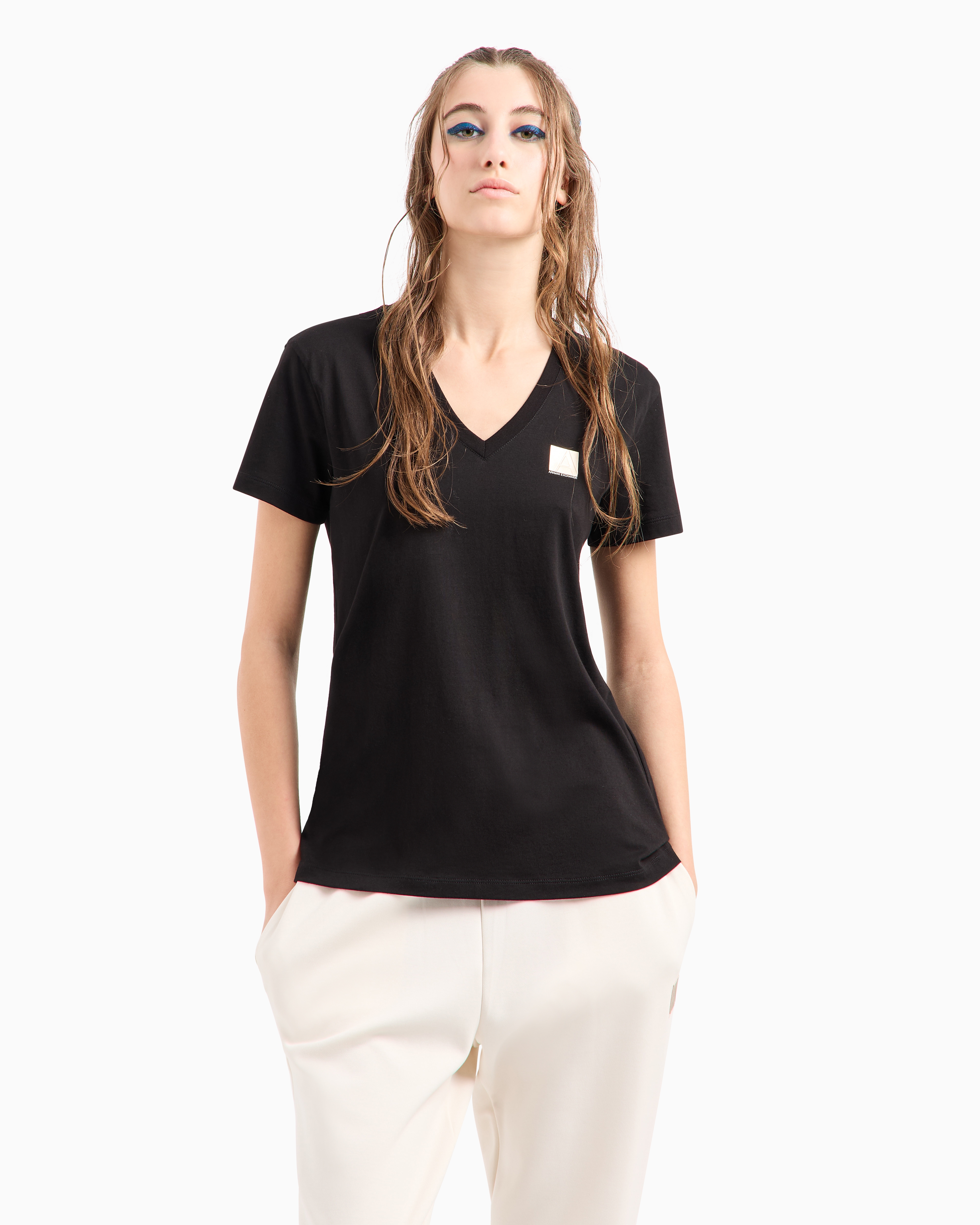 ARMANI EXCHANGE ストレートチノパンツ ベージュ/VW235 Regular fit V-neck T-shirt with logo | Armani Exchange