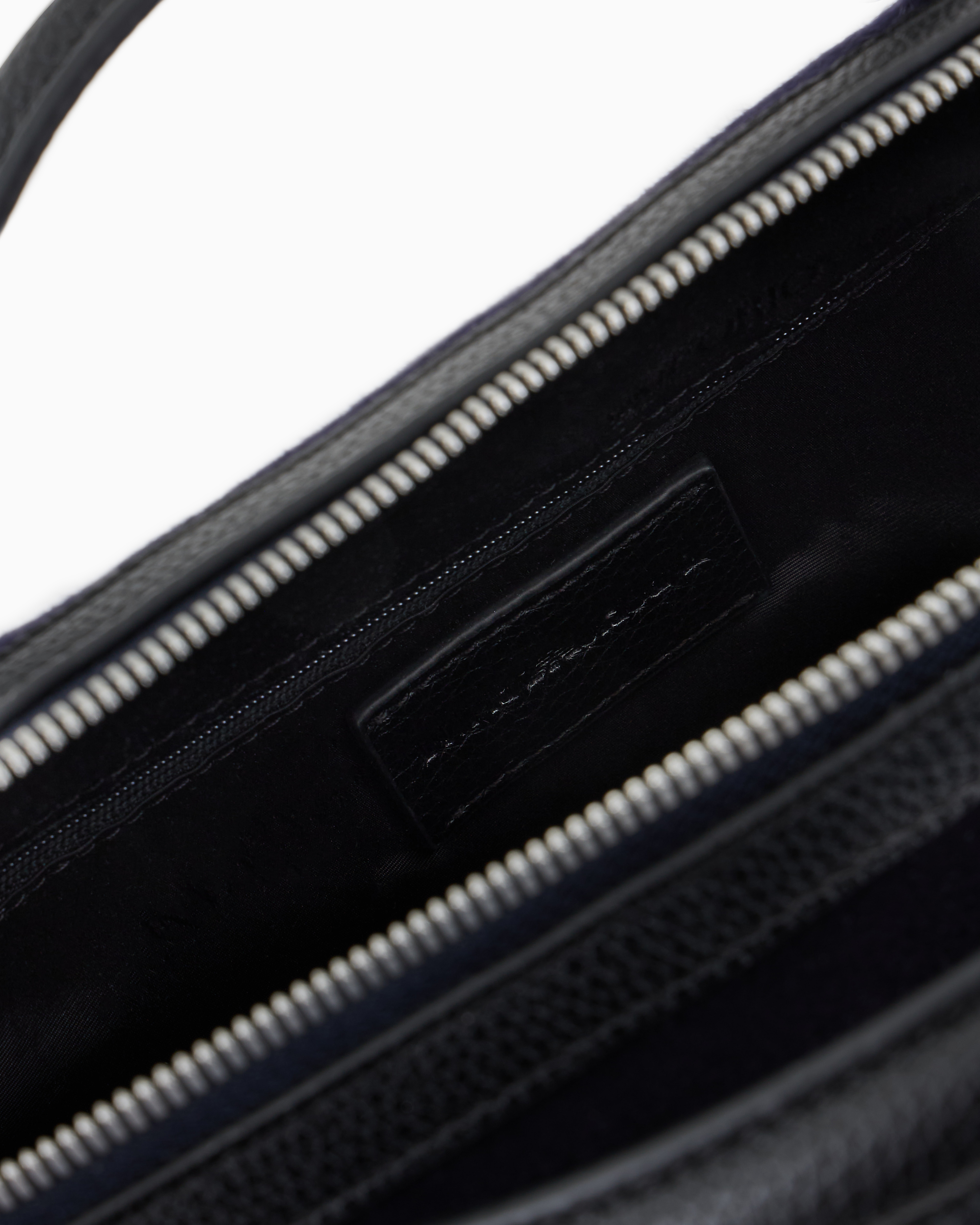 Giorgio Armani 最高級 黒 レザー トラベルバッグ ウィークエンド Y4Q369_YQ77E_88017_E_FW2024.jpg