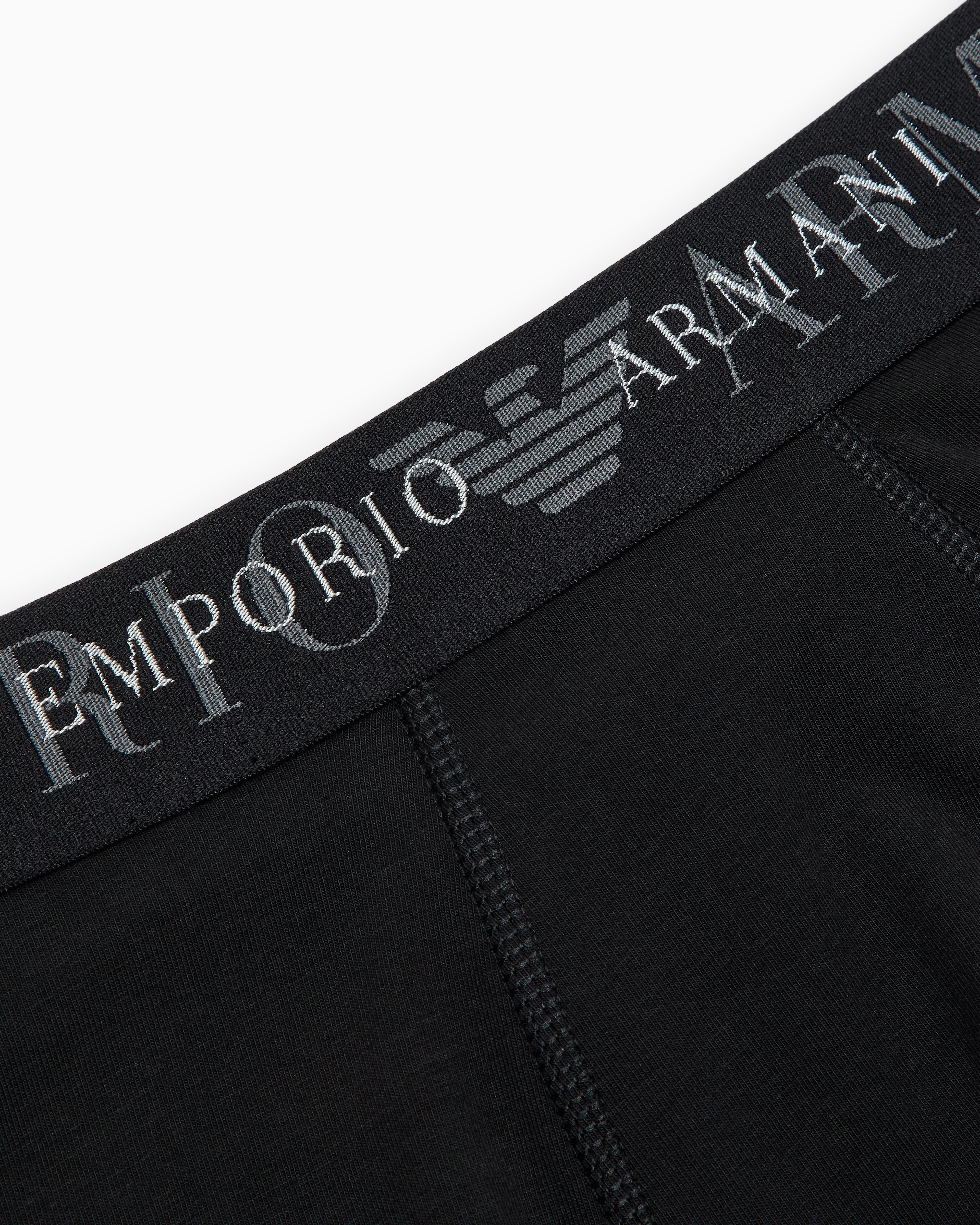 Shop Emporio Armani Asv Eng Anliegende Boxershorts Aus The New Icon Bio-baumwolle In Schwarz