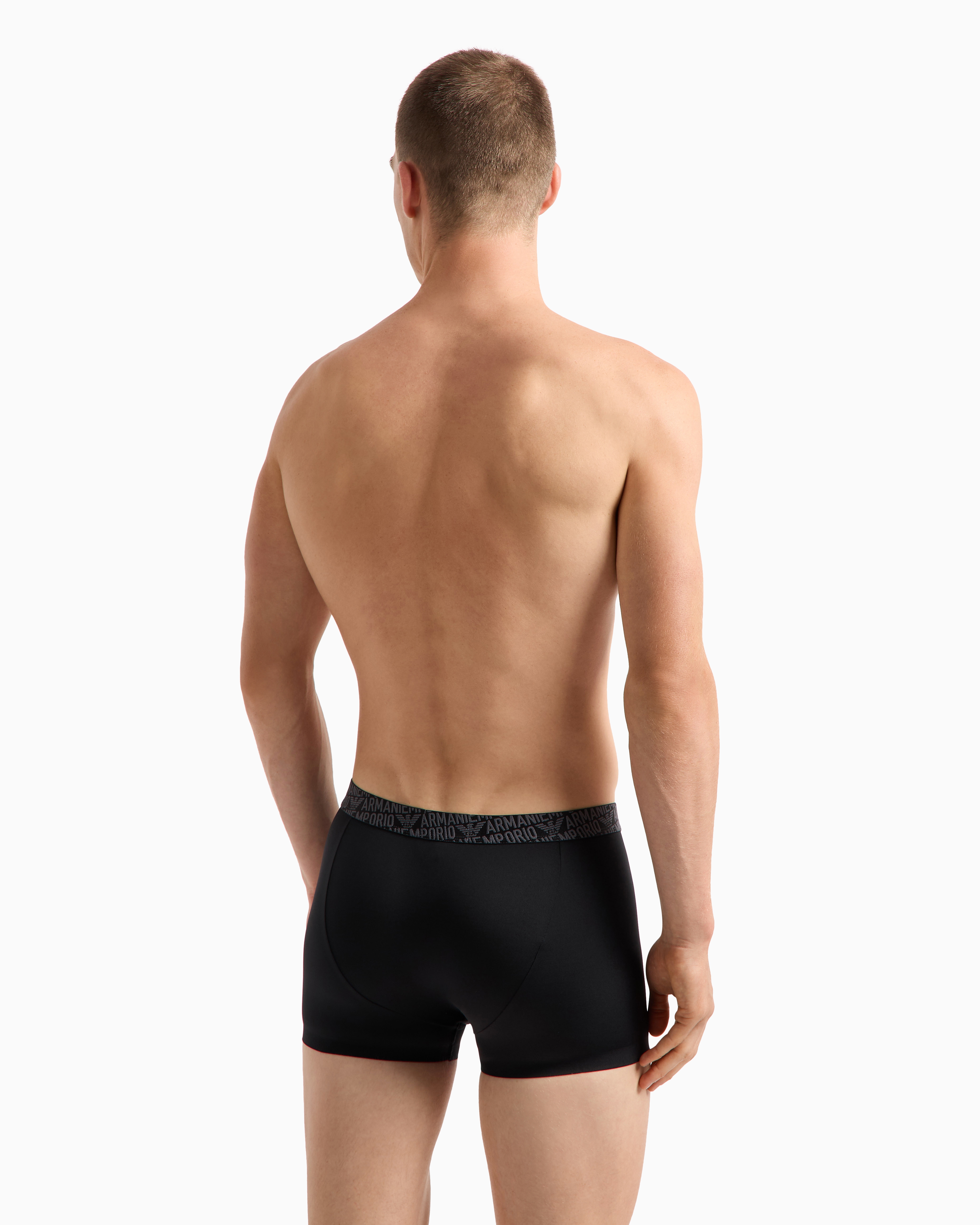 Shop Emporio Armani Eng Anliegende Boxershorts Aus Essential-mikrofaser In Schwarz