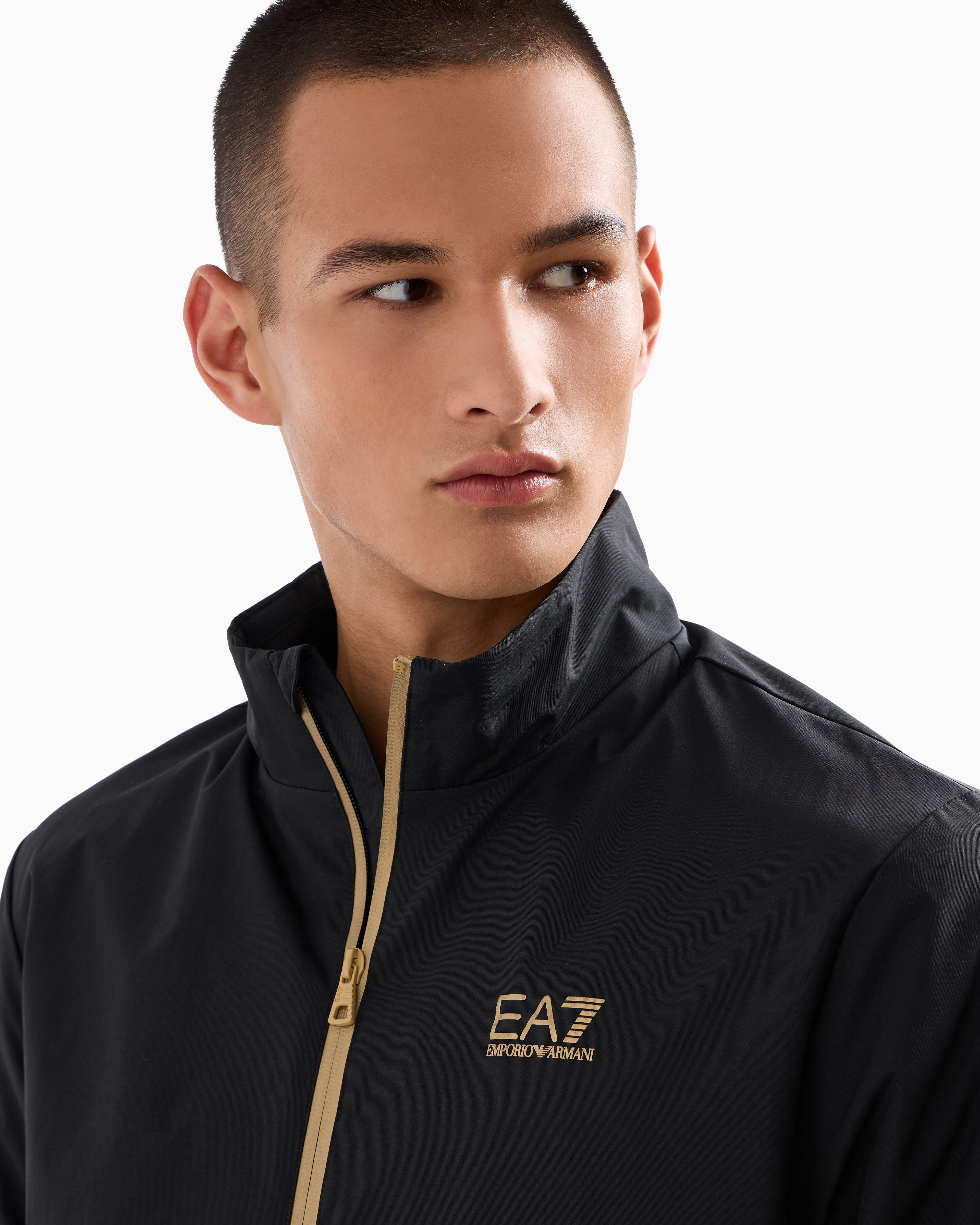 Ea7 Official Store Core Identity Bomberjacke Mit Kapuze Aus Funktionsgewebe In Schwarz