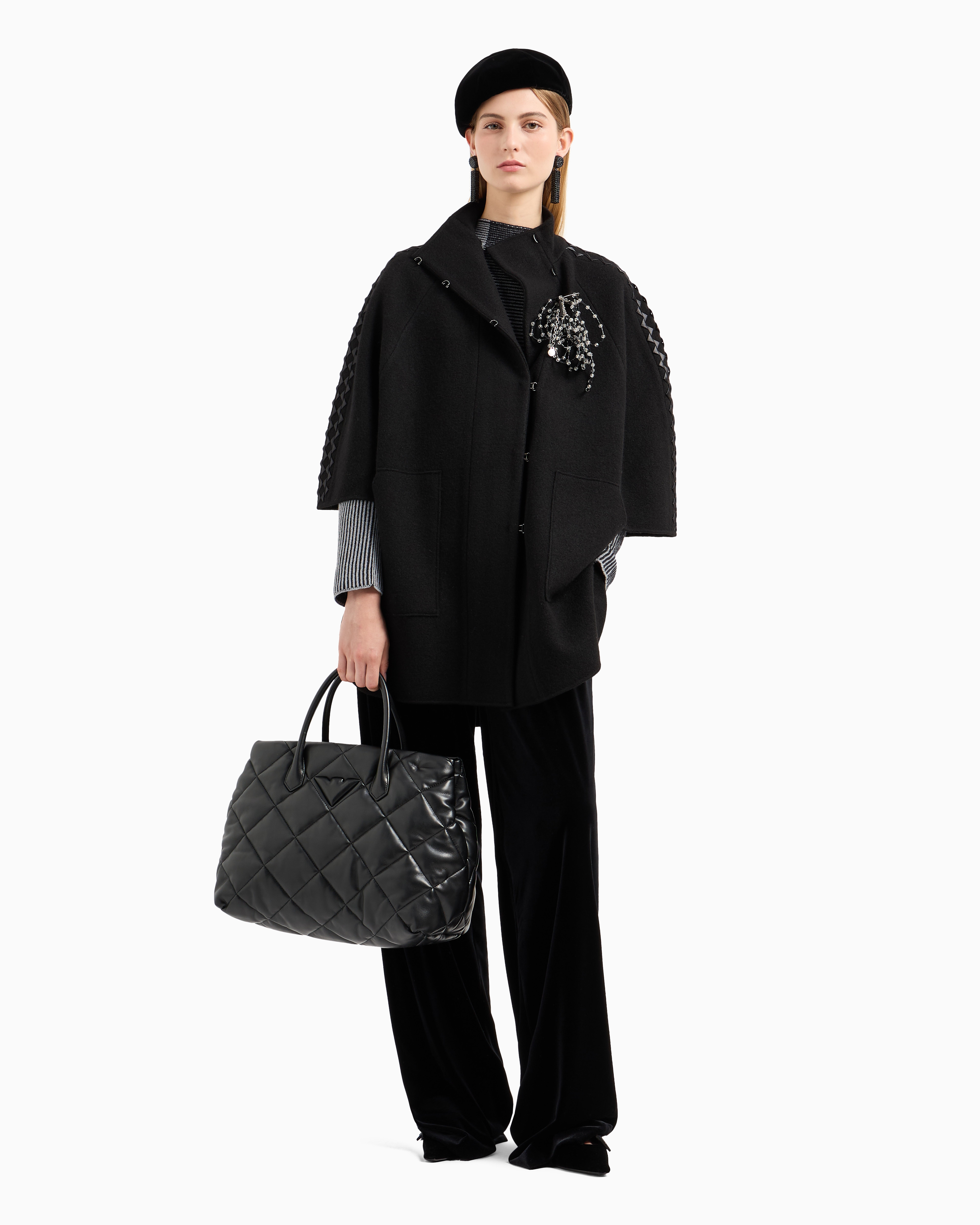 ケープ 圧縮ウール サテンジグザグ刺繍 | Emporio Armani