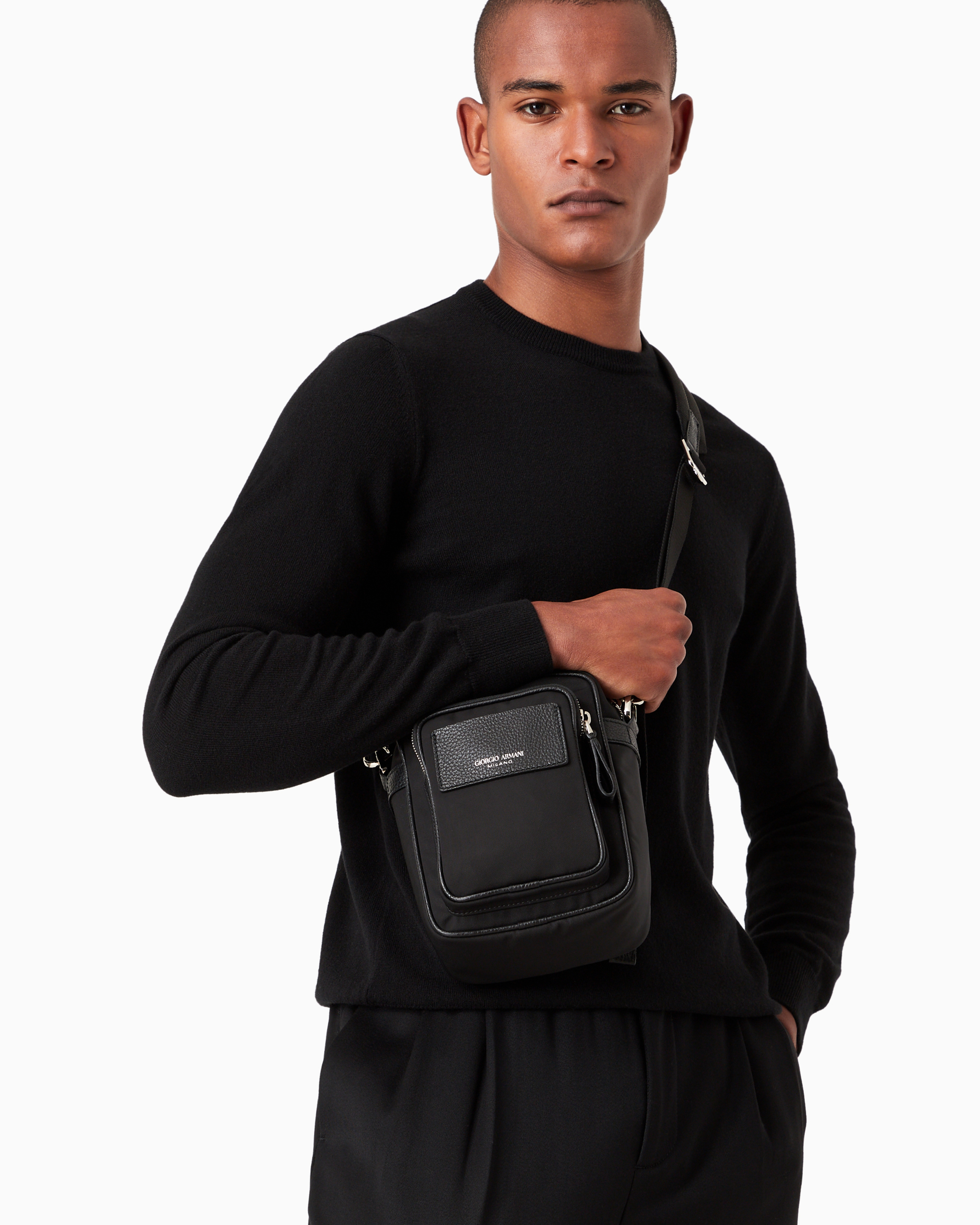 Giorgio Armani Official Store Pure Cashmere Crew-neck Jumper In Black