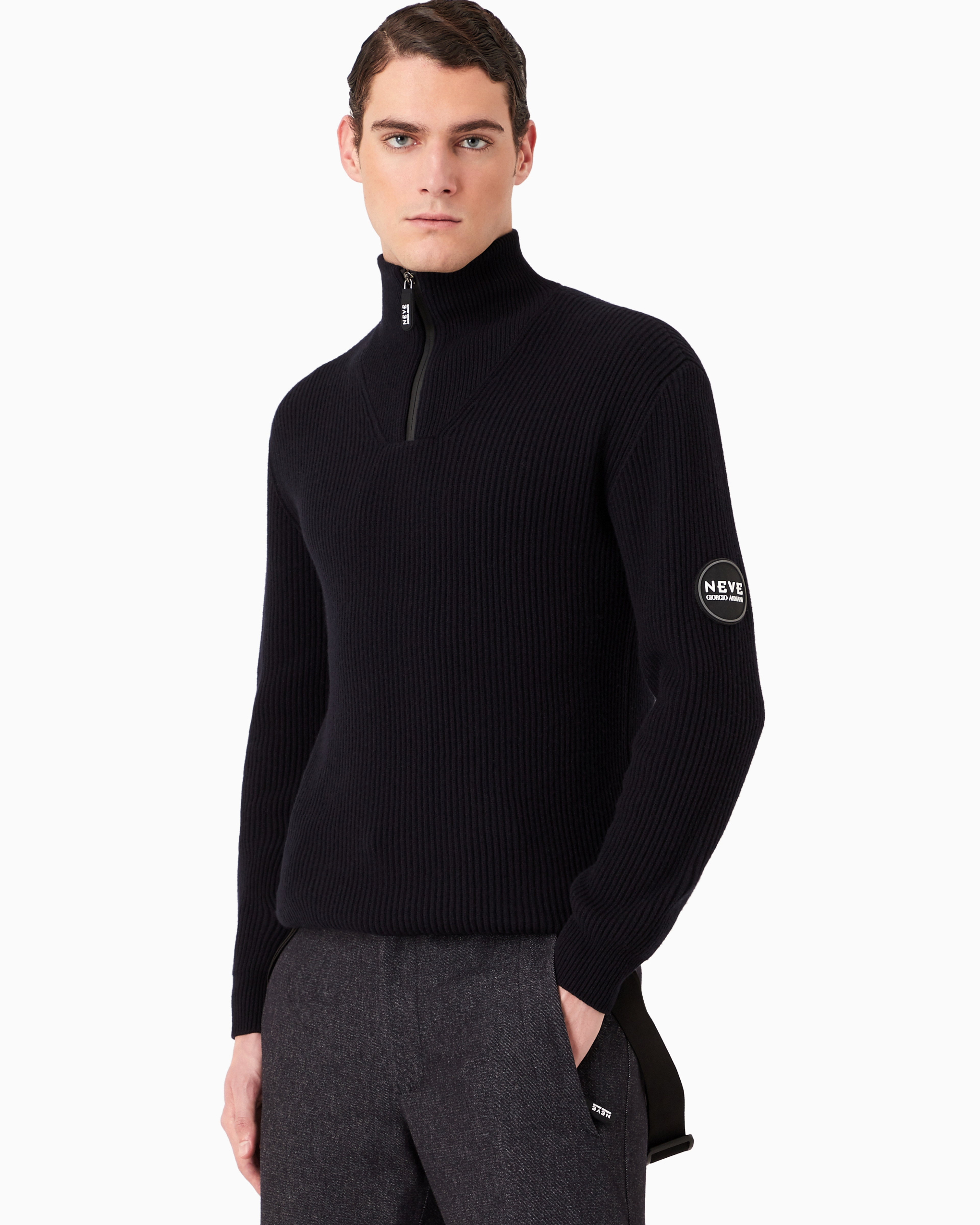 【関税込み】Giorgio Armani ブラック Neve セーター Giorgio Armaniのブラック Neve セーターがセール中