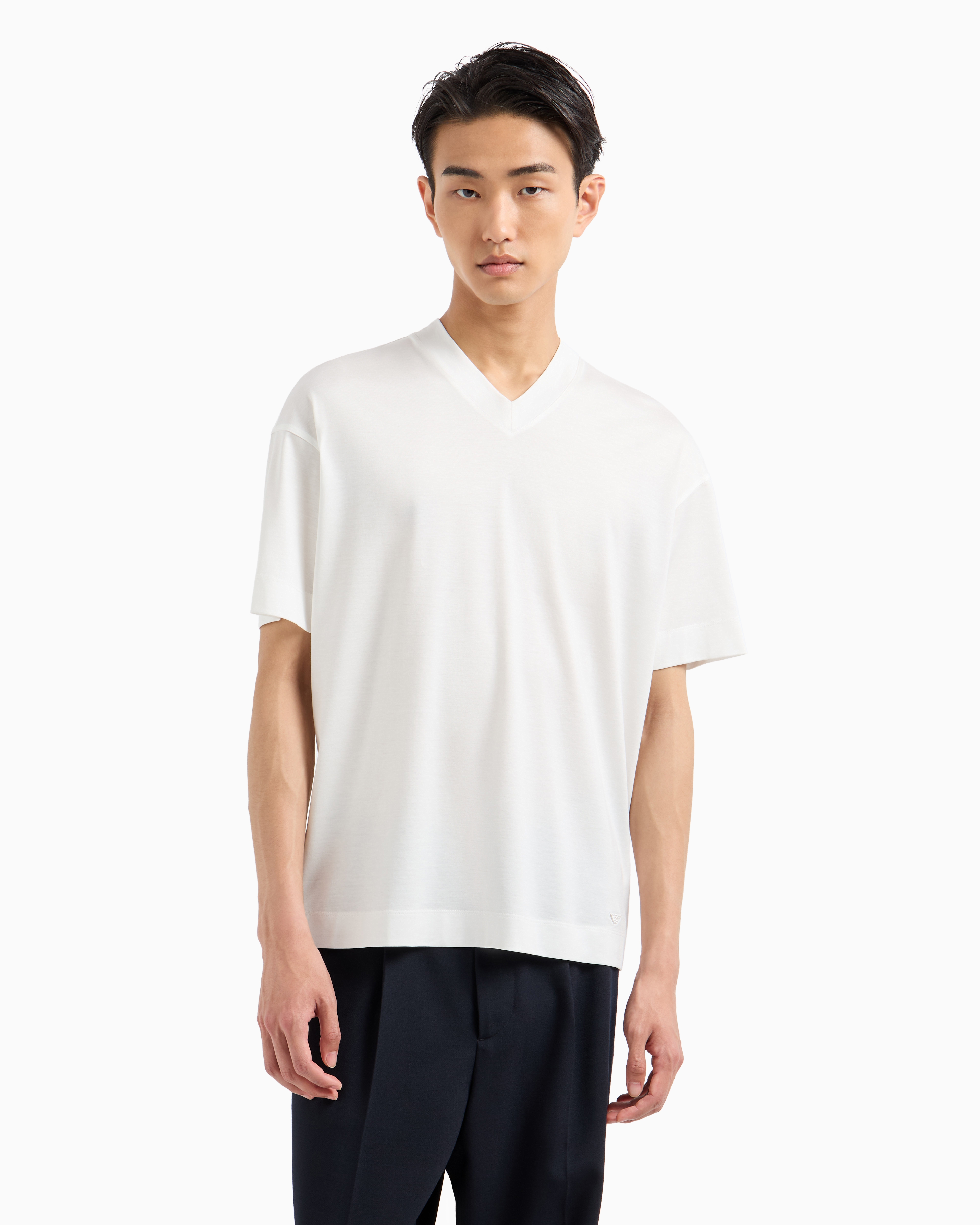 Emporio Armani Official Store Asv T-shirt Mit V-ausschnitt Aus Lyocell-mischjersey In Weiss