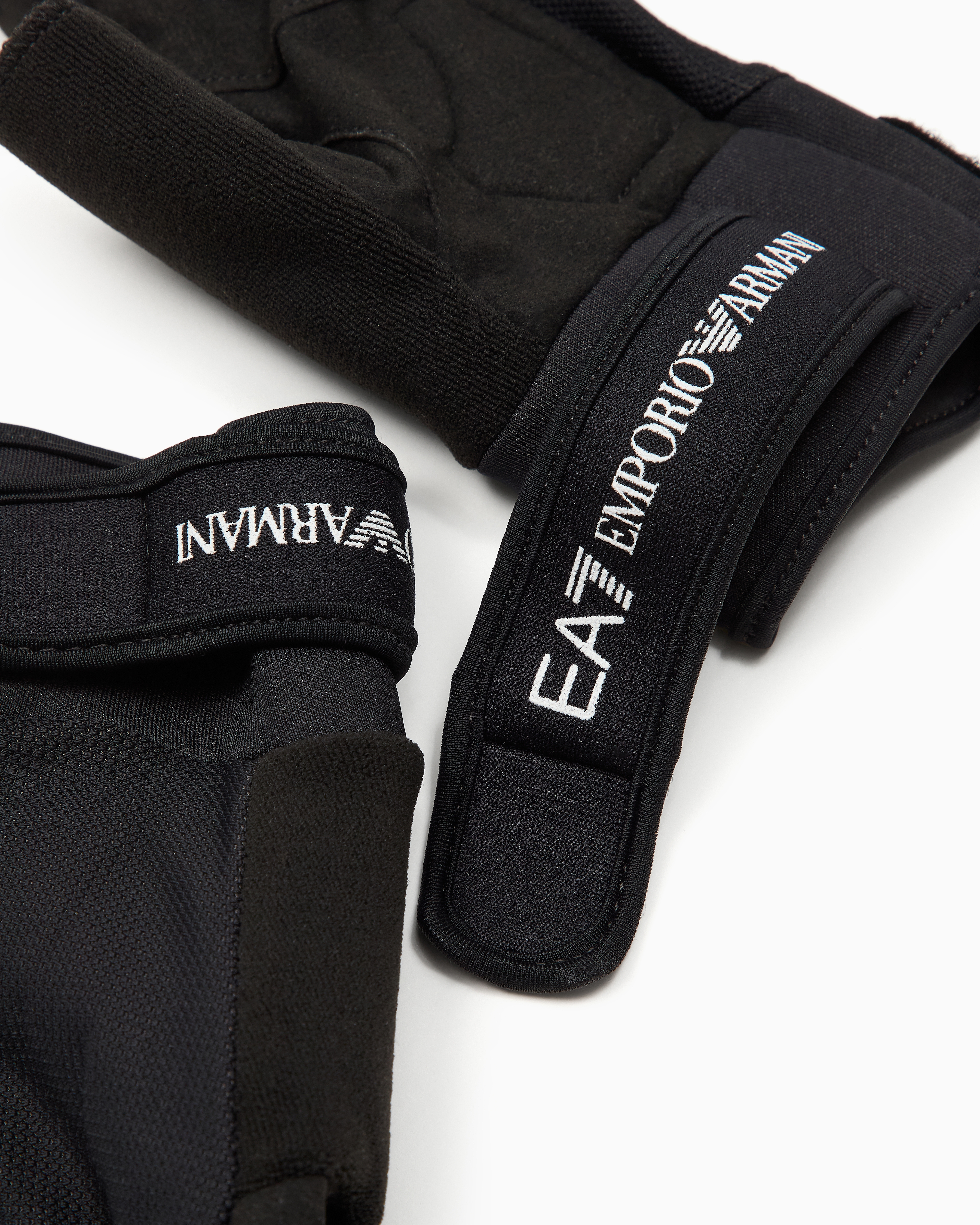 Shop Ea7 Dynamic Athlete Gym Gloves In Black