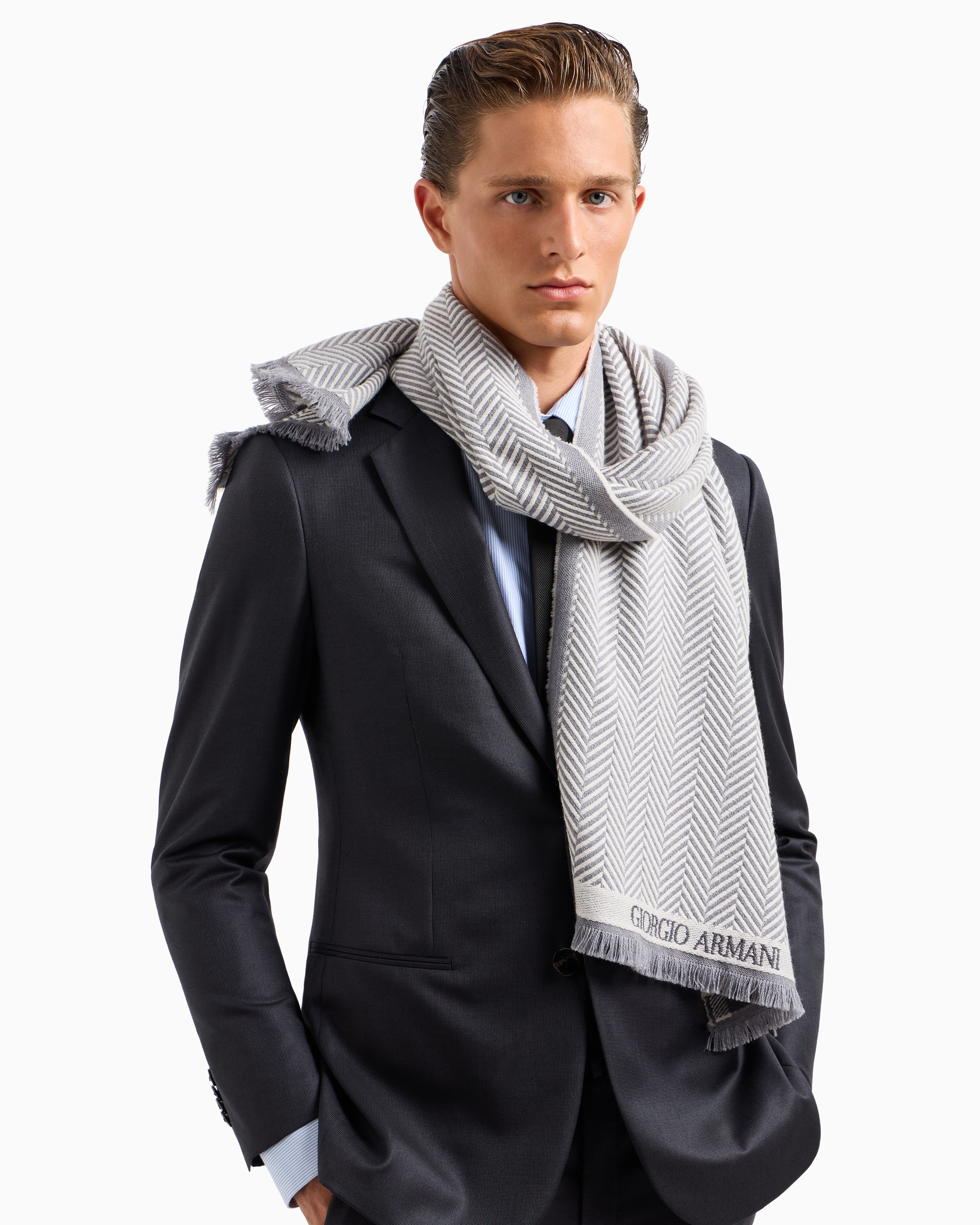 Giorgio Armani Chevron Jacquard Wool Scarf In Grey