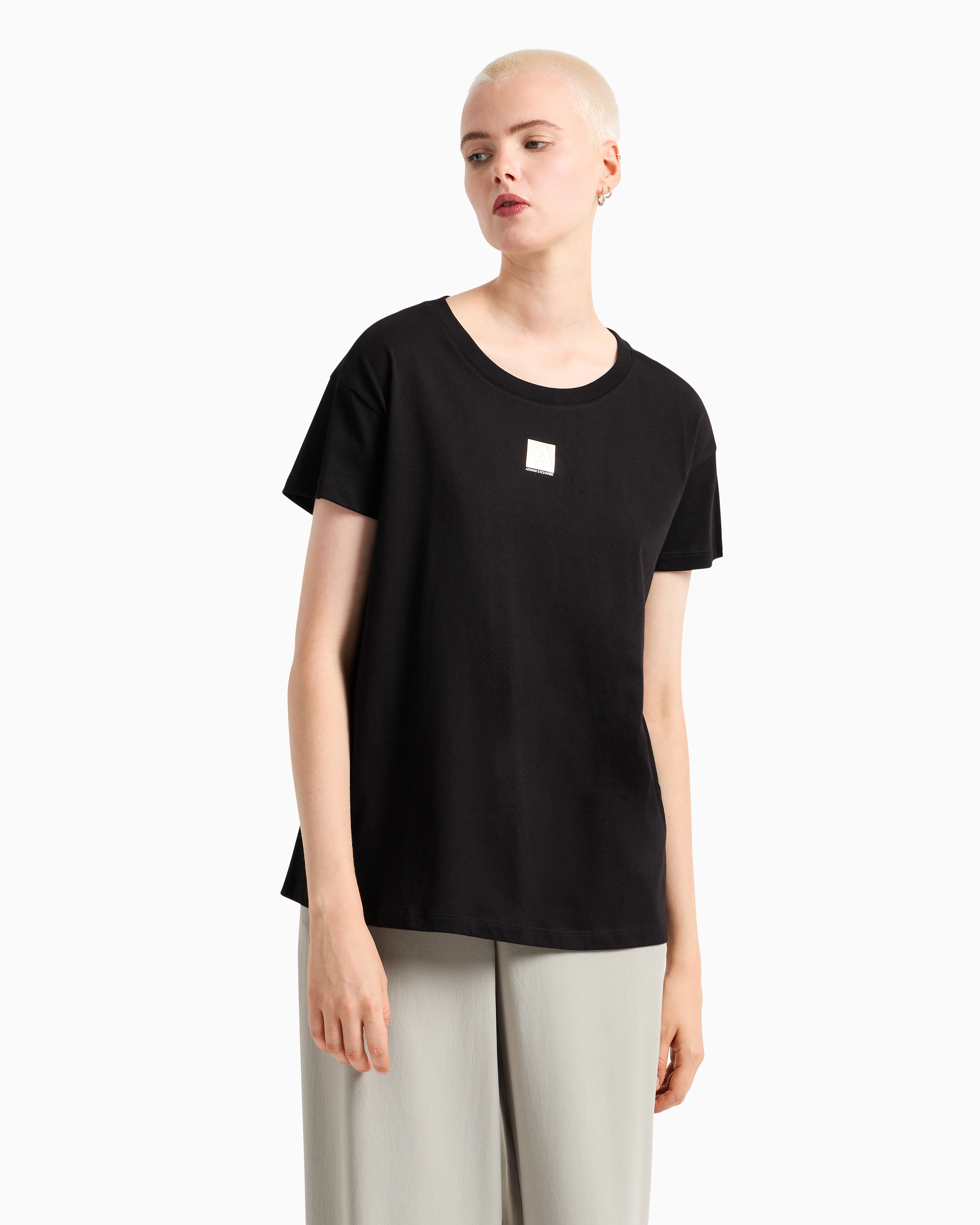 Relaxed fit T-shirt with round neck and logo