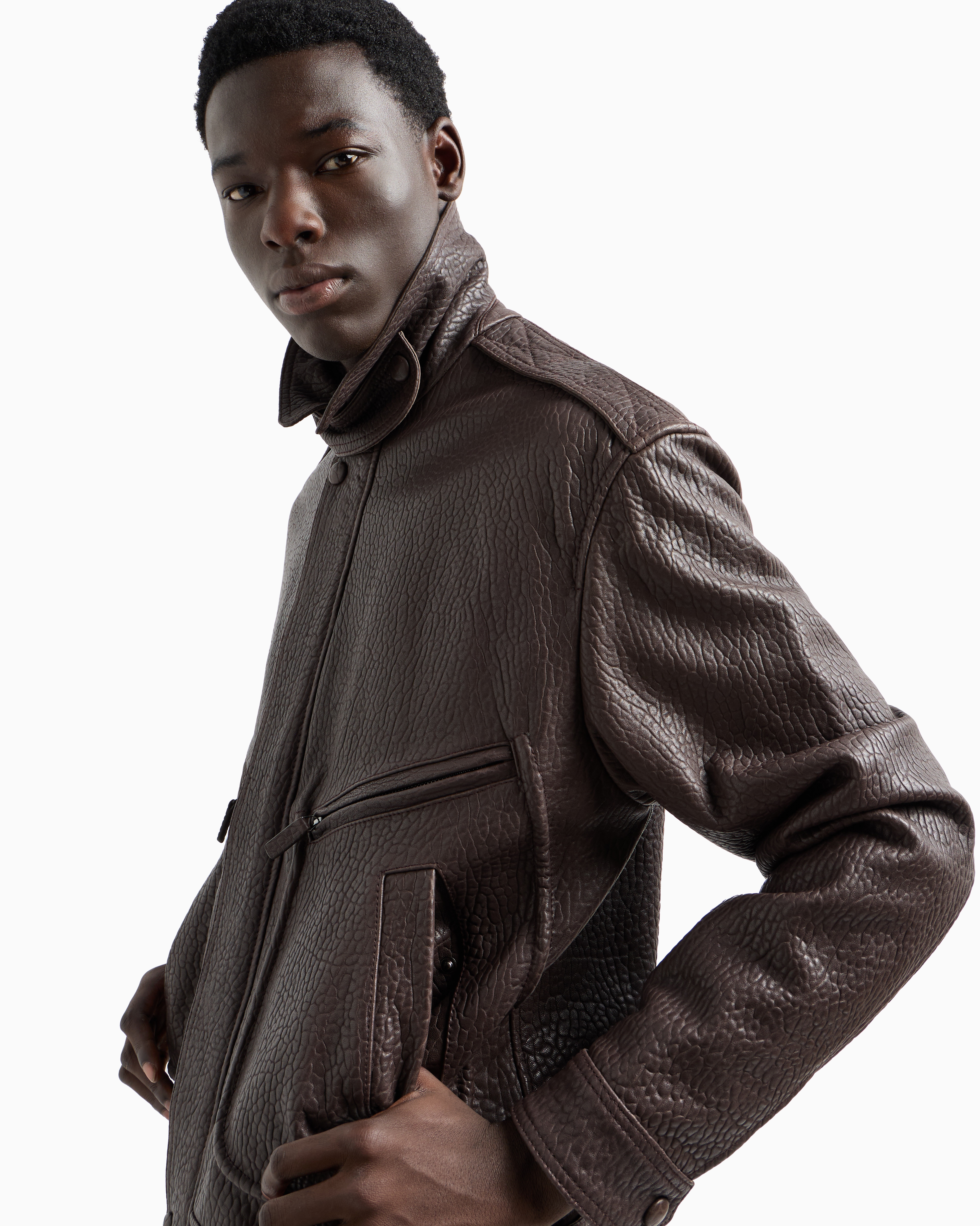 EM000322_AF11874_U8127_A_FW202  