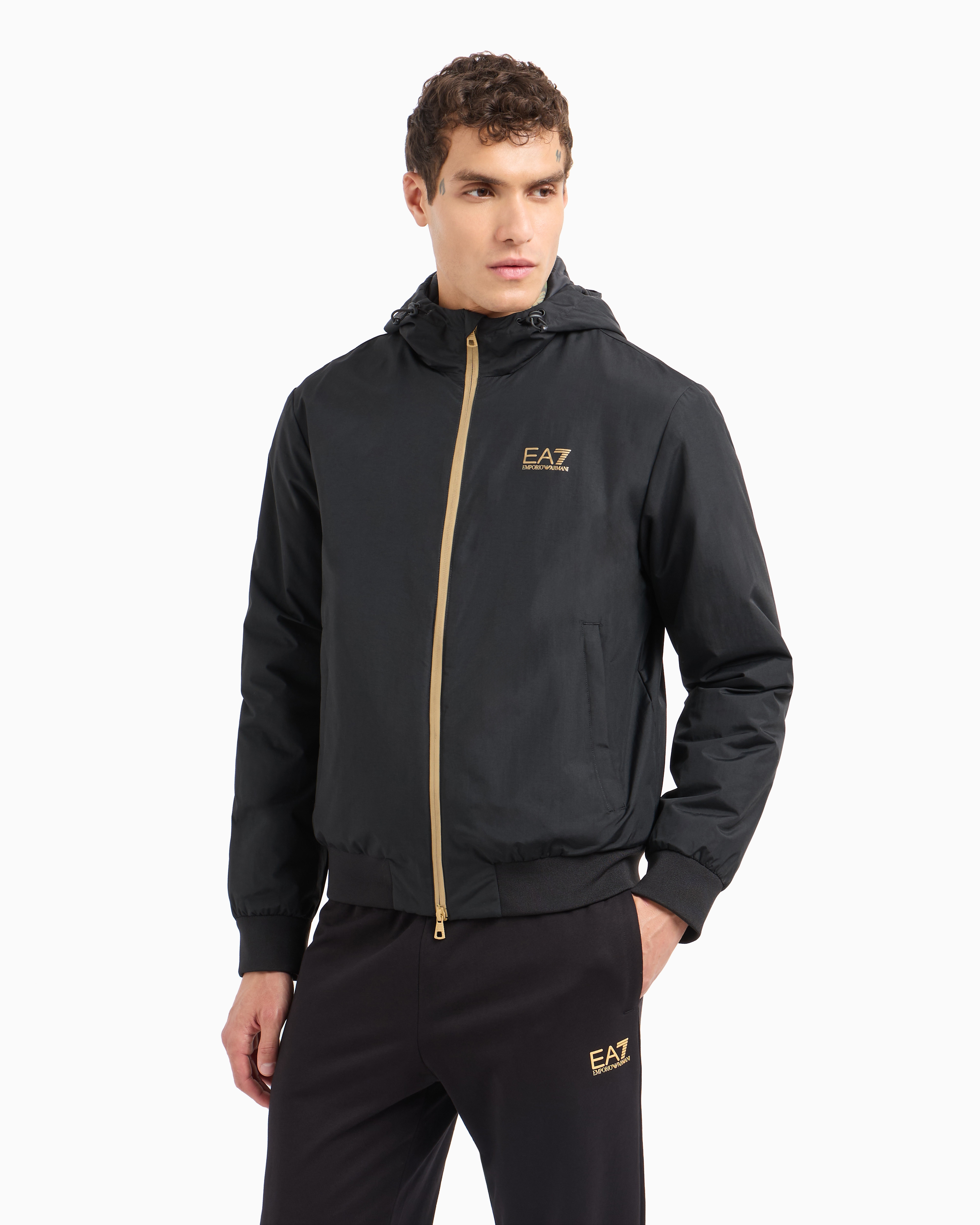 Ea7 Official Store Core Identity Bomberjacke Mit Kapuze Aus Funktionsgewebe In Schwarz
