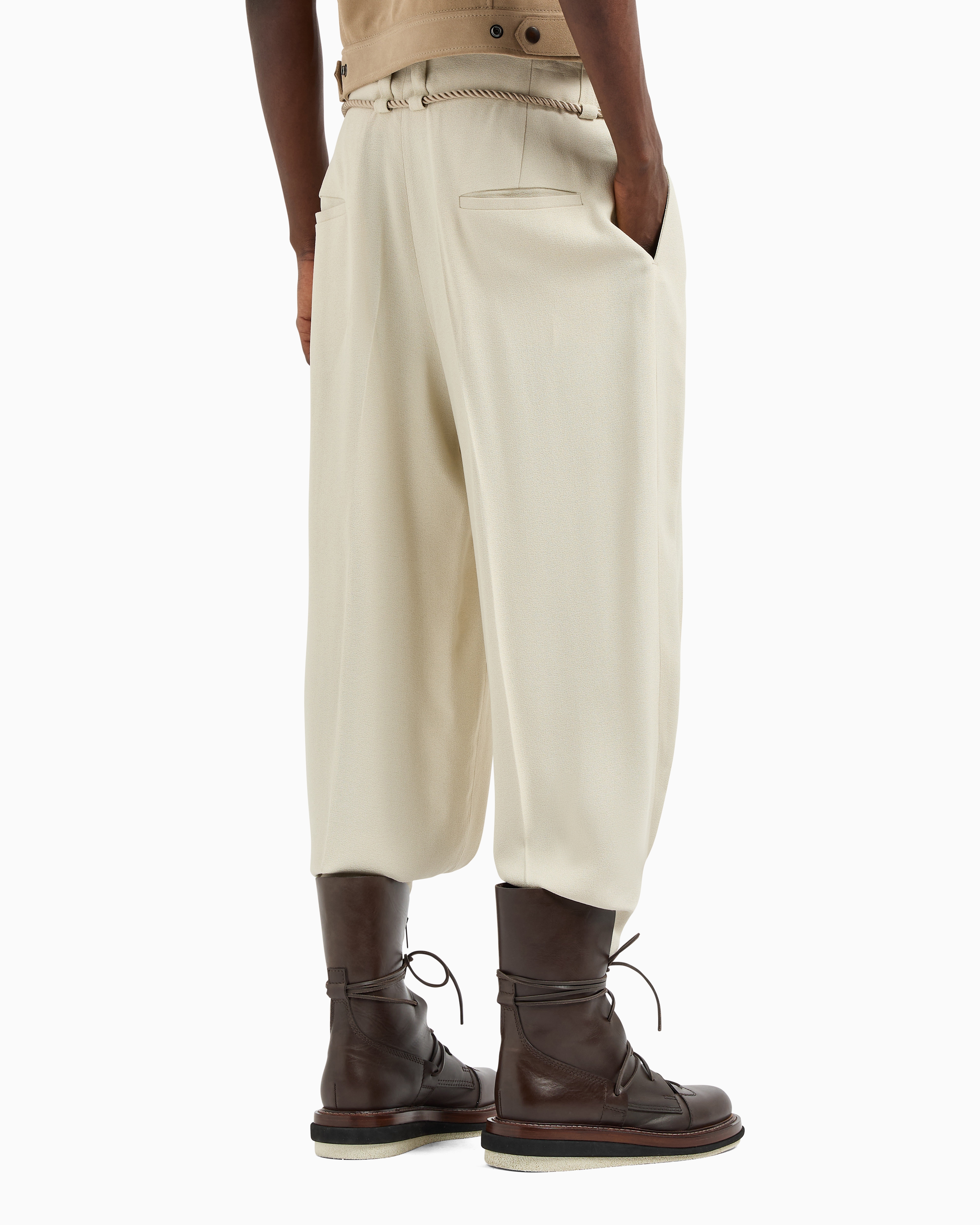 ショートパンツ EMPORIO ARMANI Women Straight Pants 7W000164AF12506U6155 BEI Women's Pants and Shorts | Emporio Armani