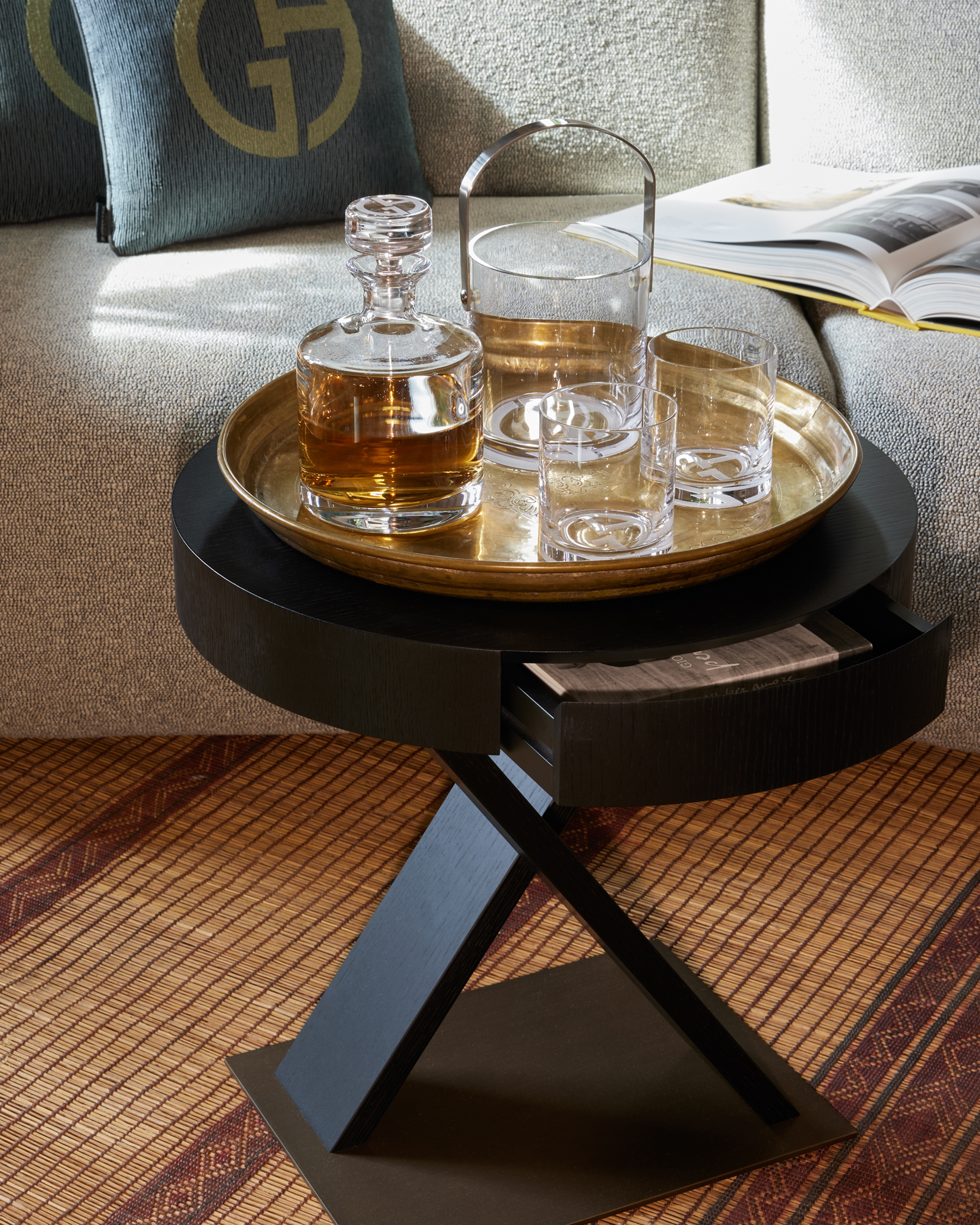 ARMANI CASA サイドテーブル ARMANI CASA】アルマーニ カーザ サイドテーブル ベンチ 革張り