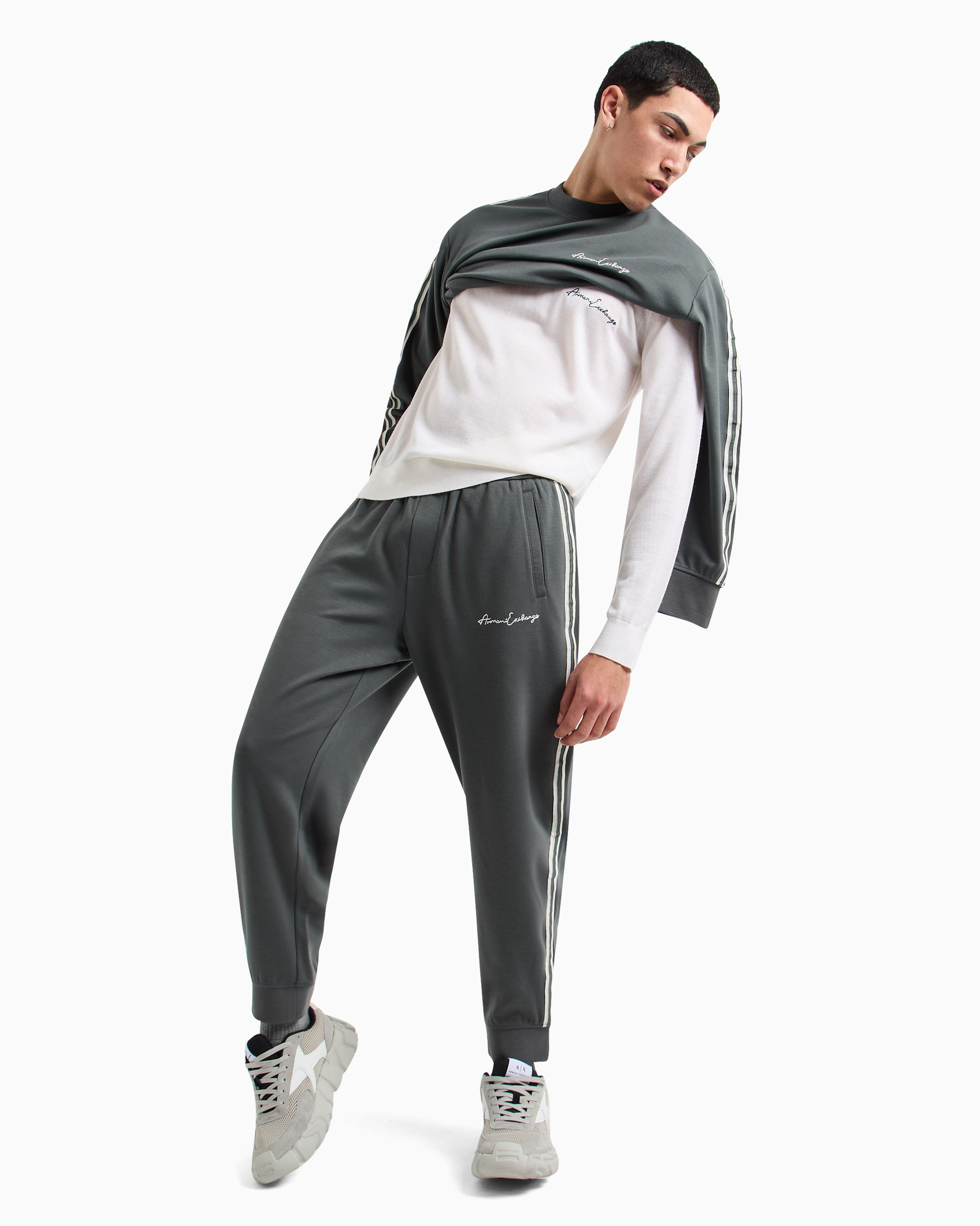 Armani Exchange Official Store Crew-neck Sweater In Wool Blend With Logo On The Chest In White