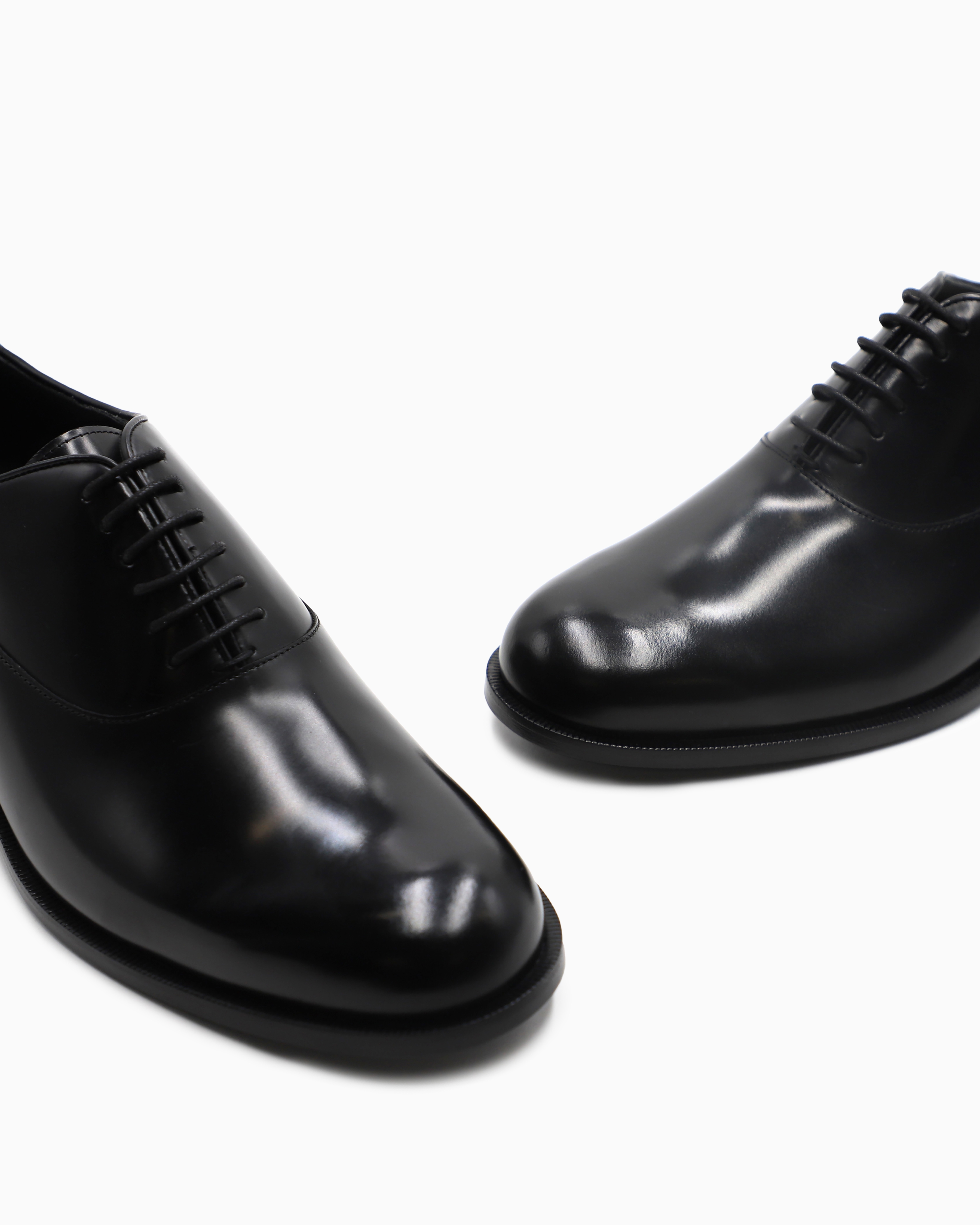 Giorgio Armani Almond Toe Lace-up Leather Shoes In Black