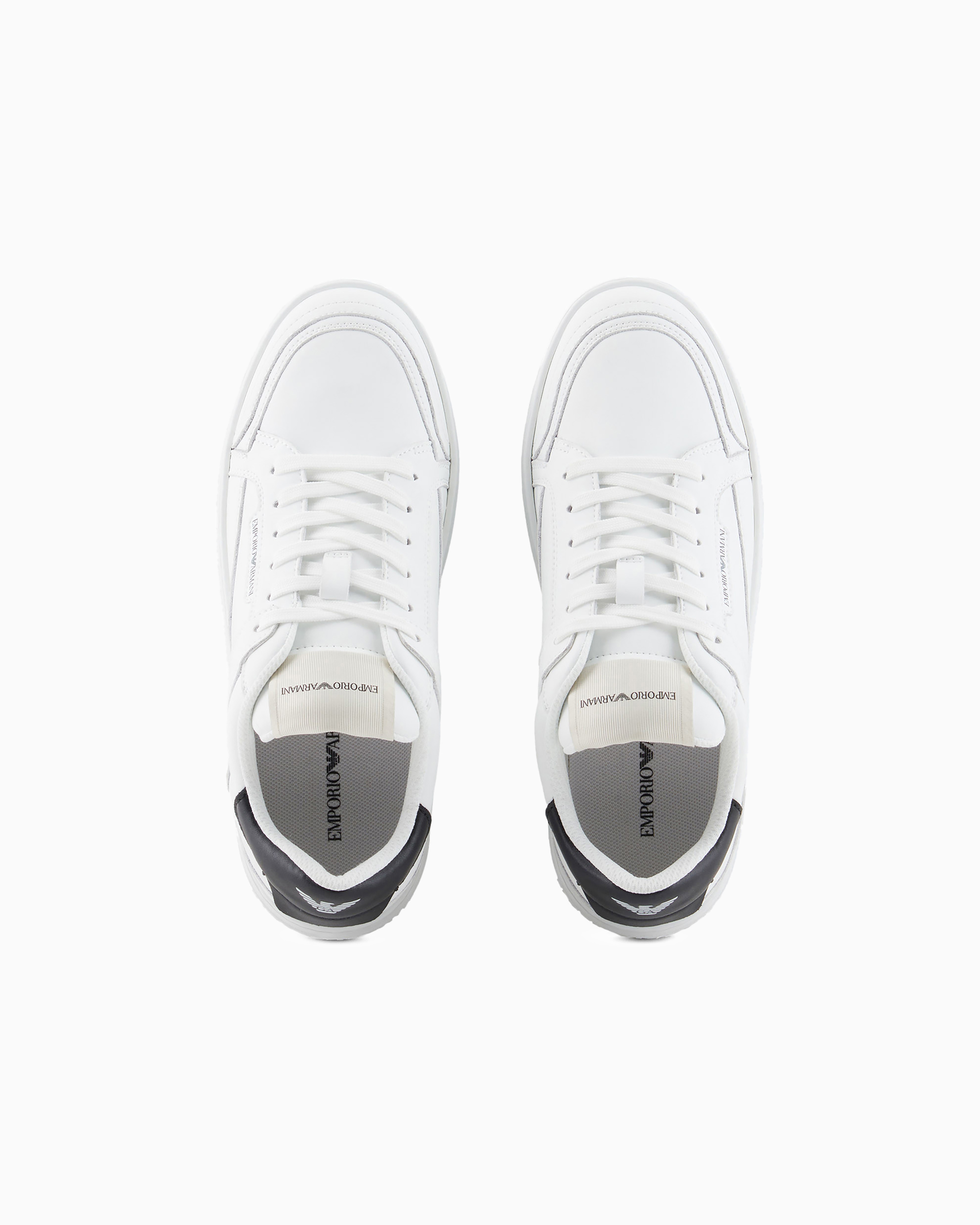 Emporio Armani Official Store Sneakers En Cuir Avec Aigle Au Dos In White