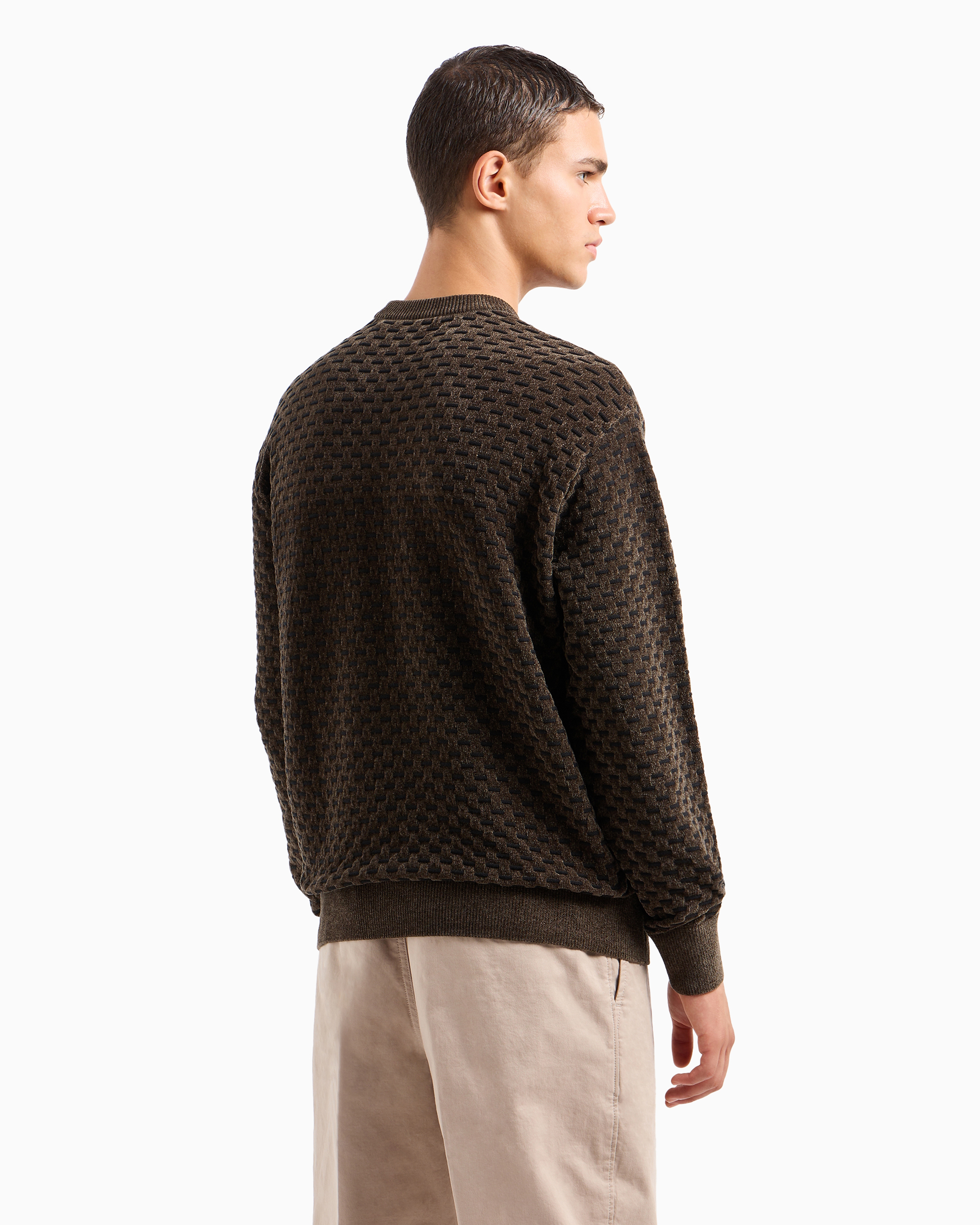 Crewneck sweater with embossed workmanship