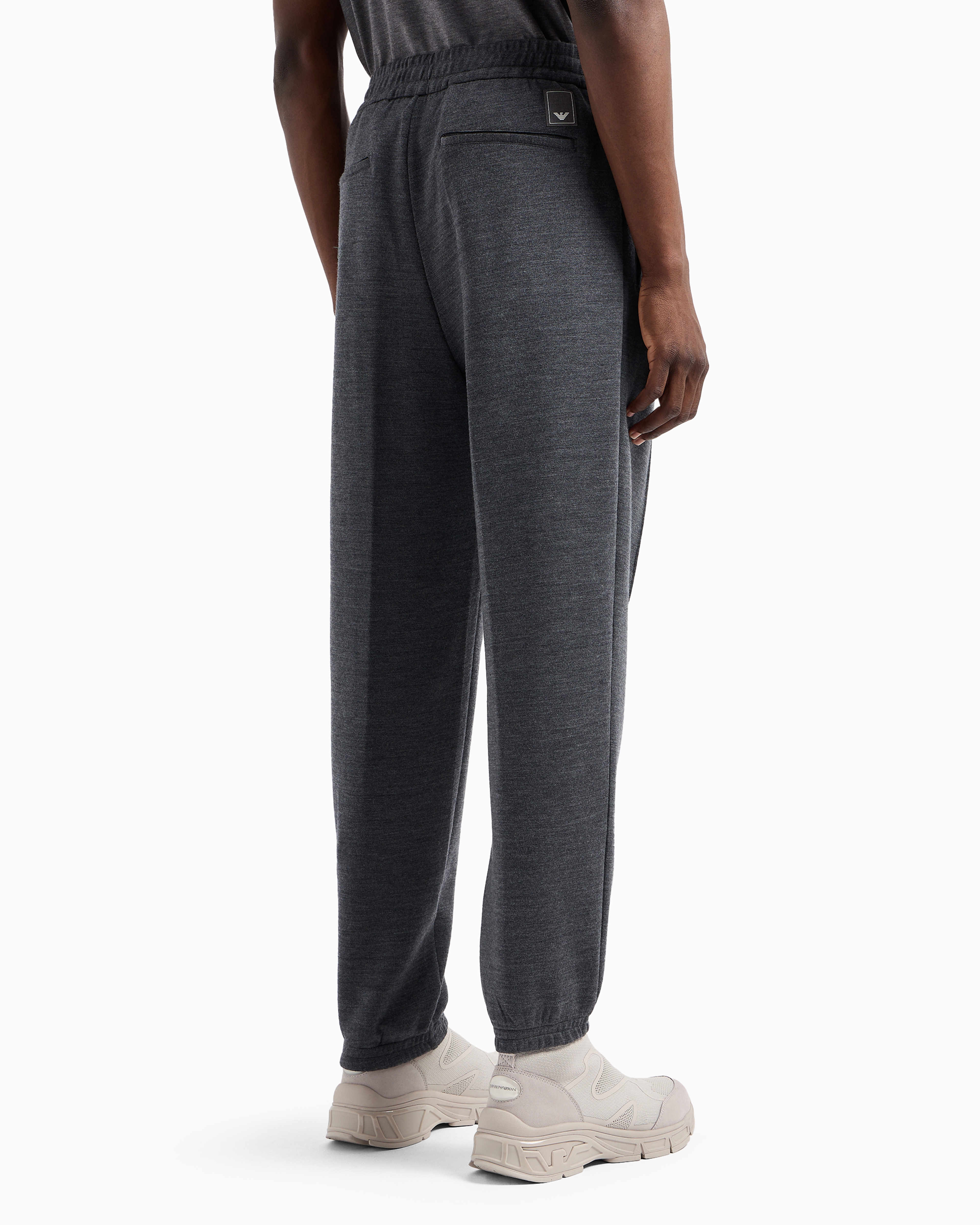 EM000310_AF10857_O8008_R_FW202