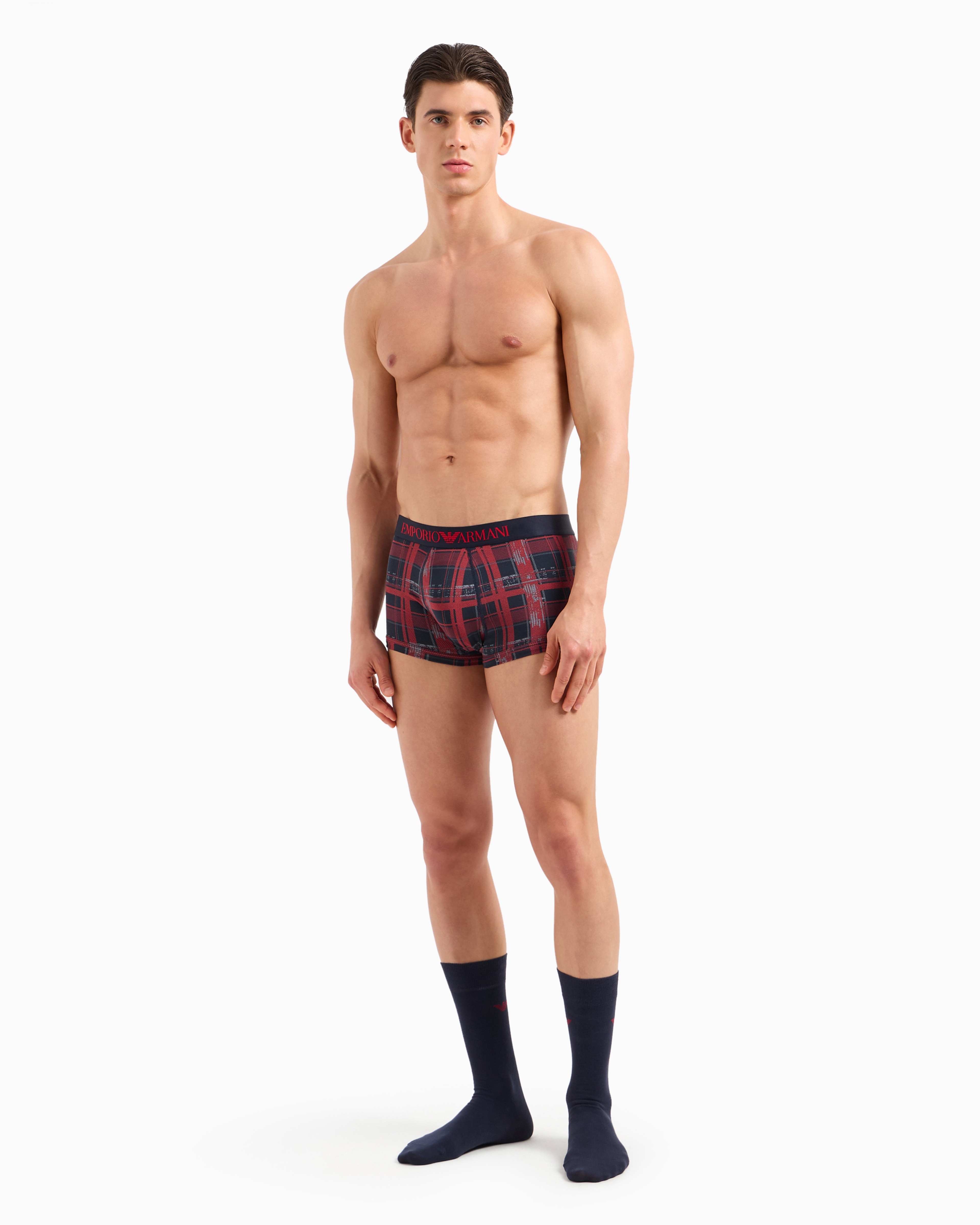 Shop Emporio Armani Geschenkbox Bestehend Aus Eng Anliegender Boxershorts Und Socken Mit Festlichem Muster In Mehrfarbig