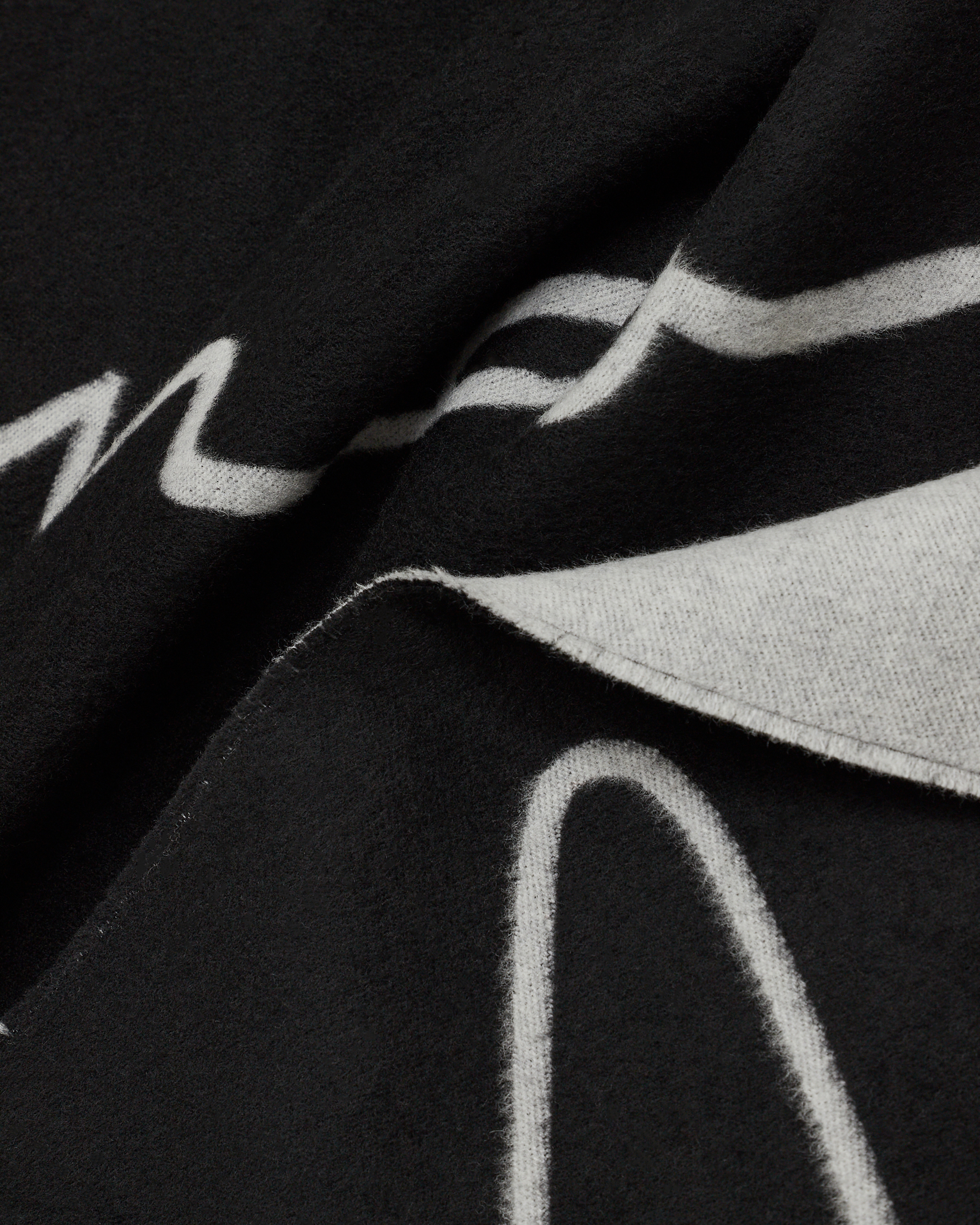 Giorgio Armani Two-tone Wool And Silk Scarf With Signature Logo In Black