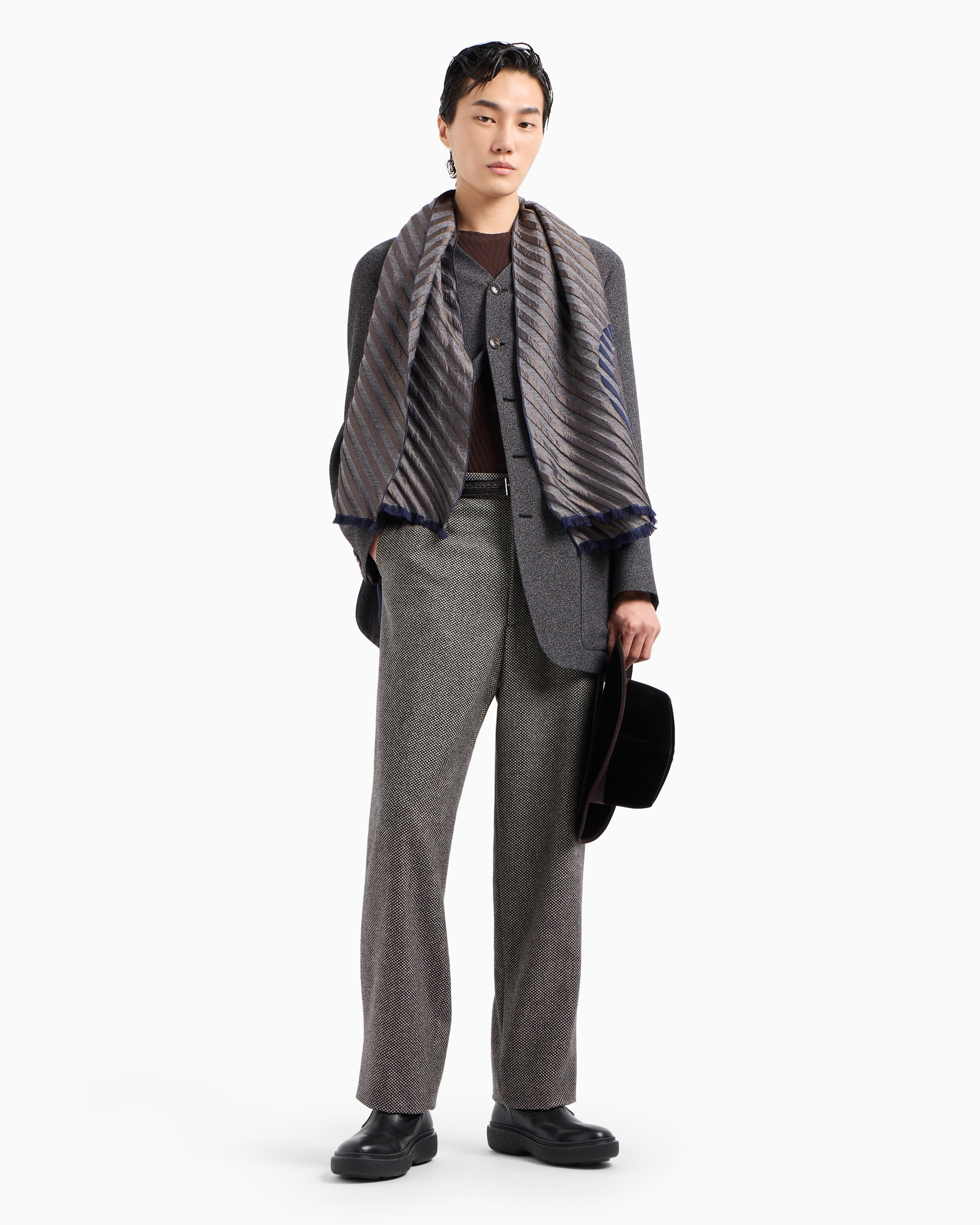 Giorgio Armani Official Store T-shirt Ras-du-cou En Jersey De Viscose Et Cachemire Jacquard In Marron