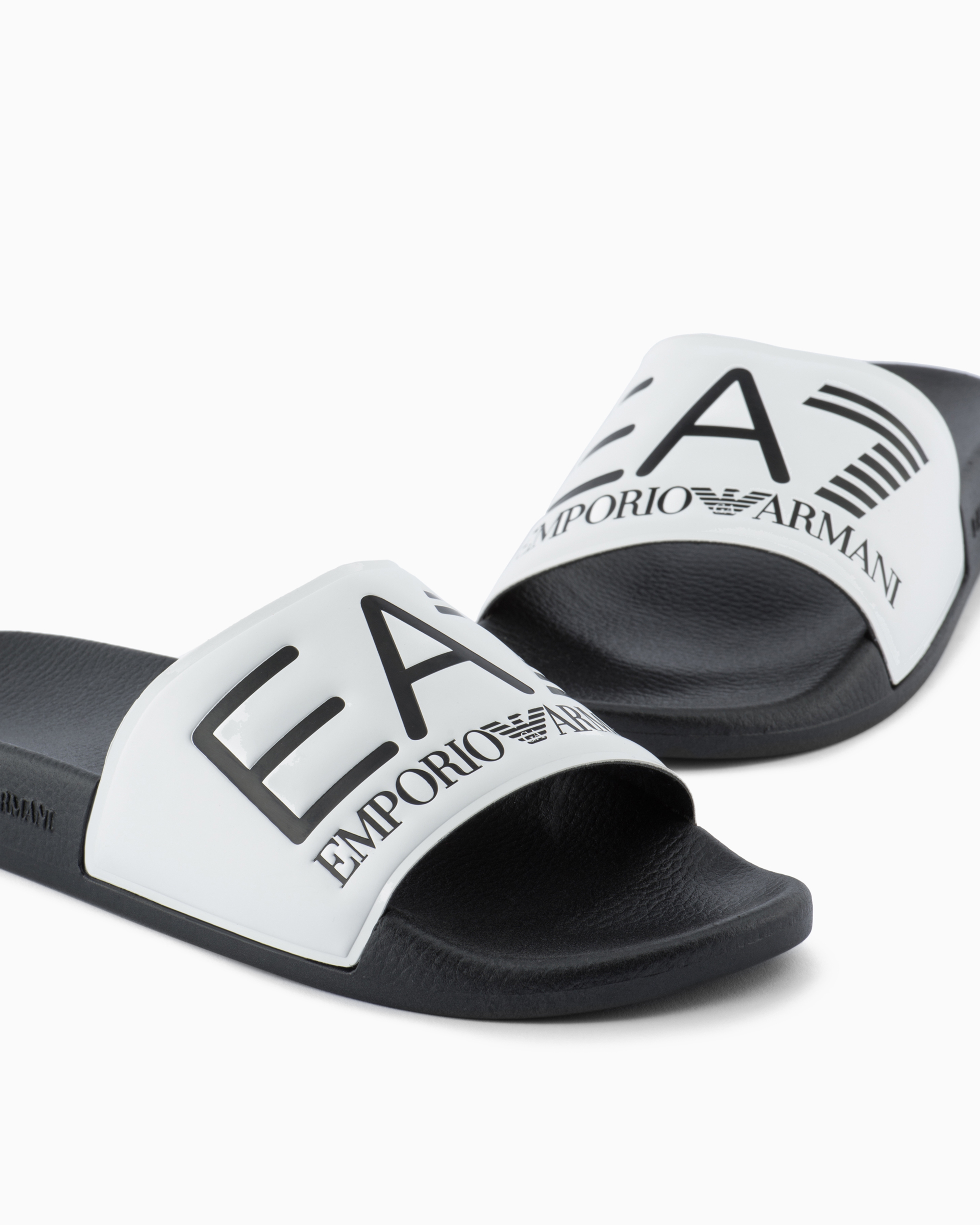 VIP【関税送料無料】希少 EMPORIO ARMANI SLIDERS Sliders with oversized logo | EA7