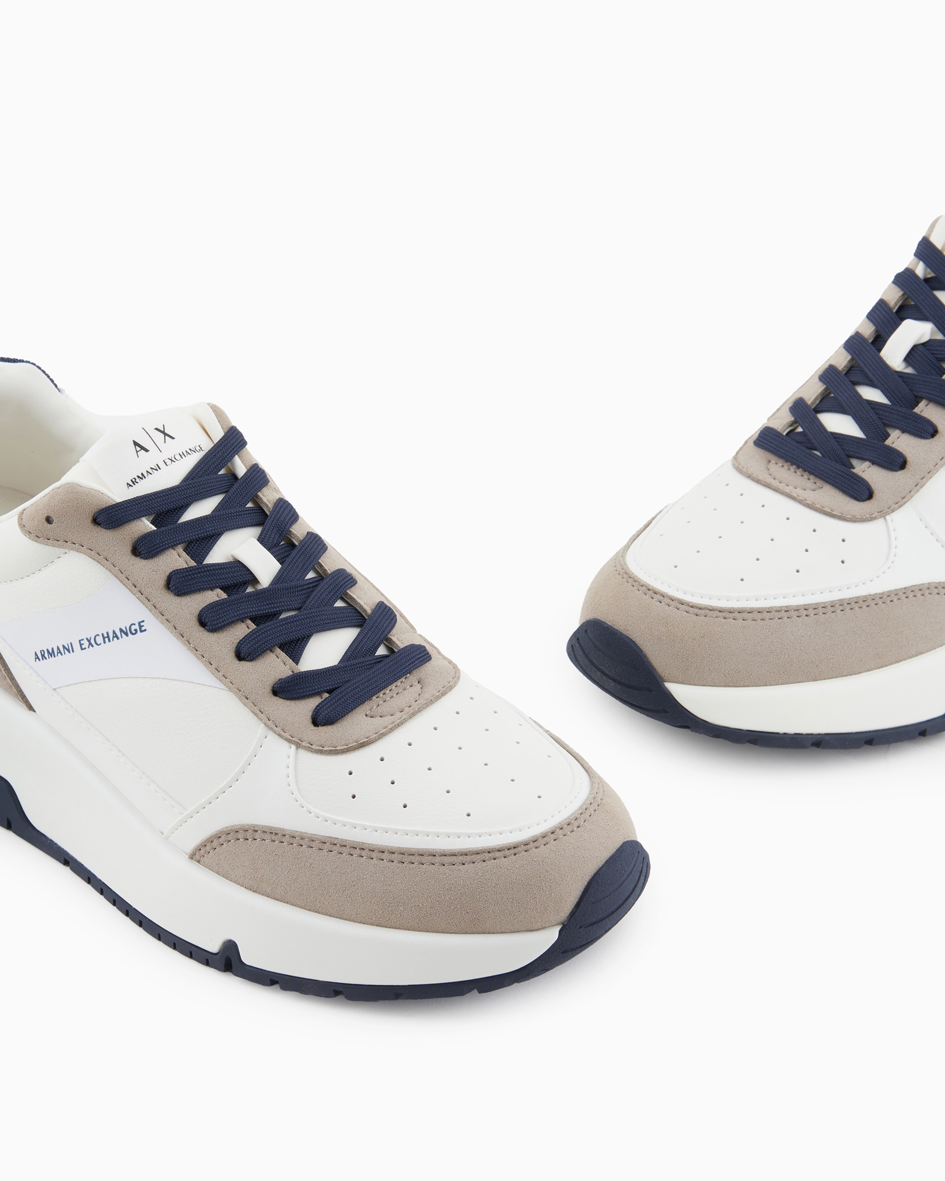 ARMANI EXCHANGE SNEAKERS WITH CONTRASTING DETAILS AND LOGO 