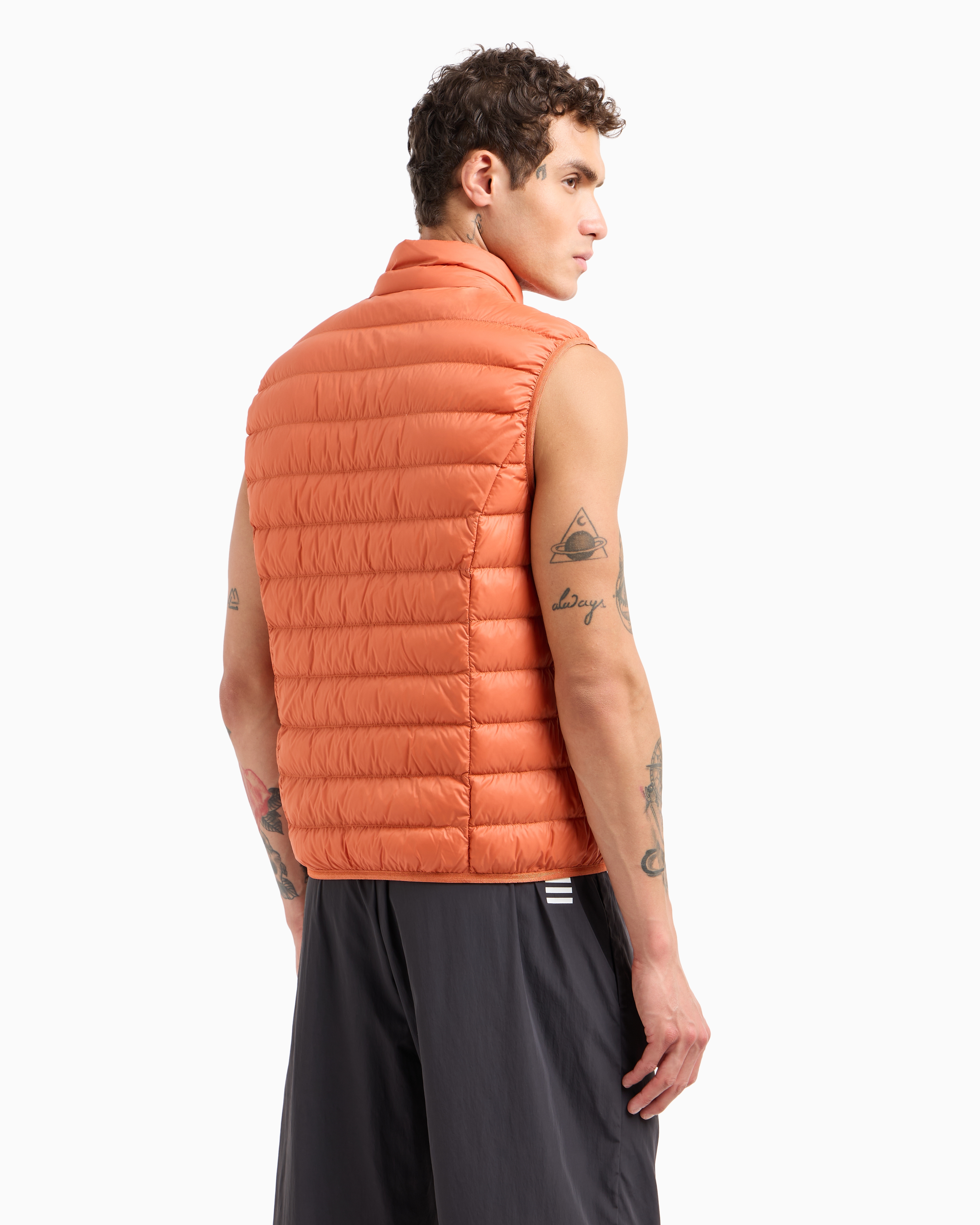 Ea7 Core Identity Packbare Weste In Orange