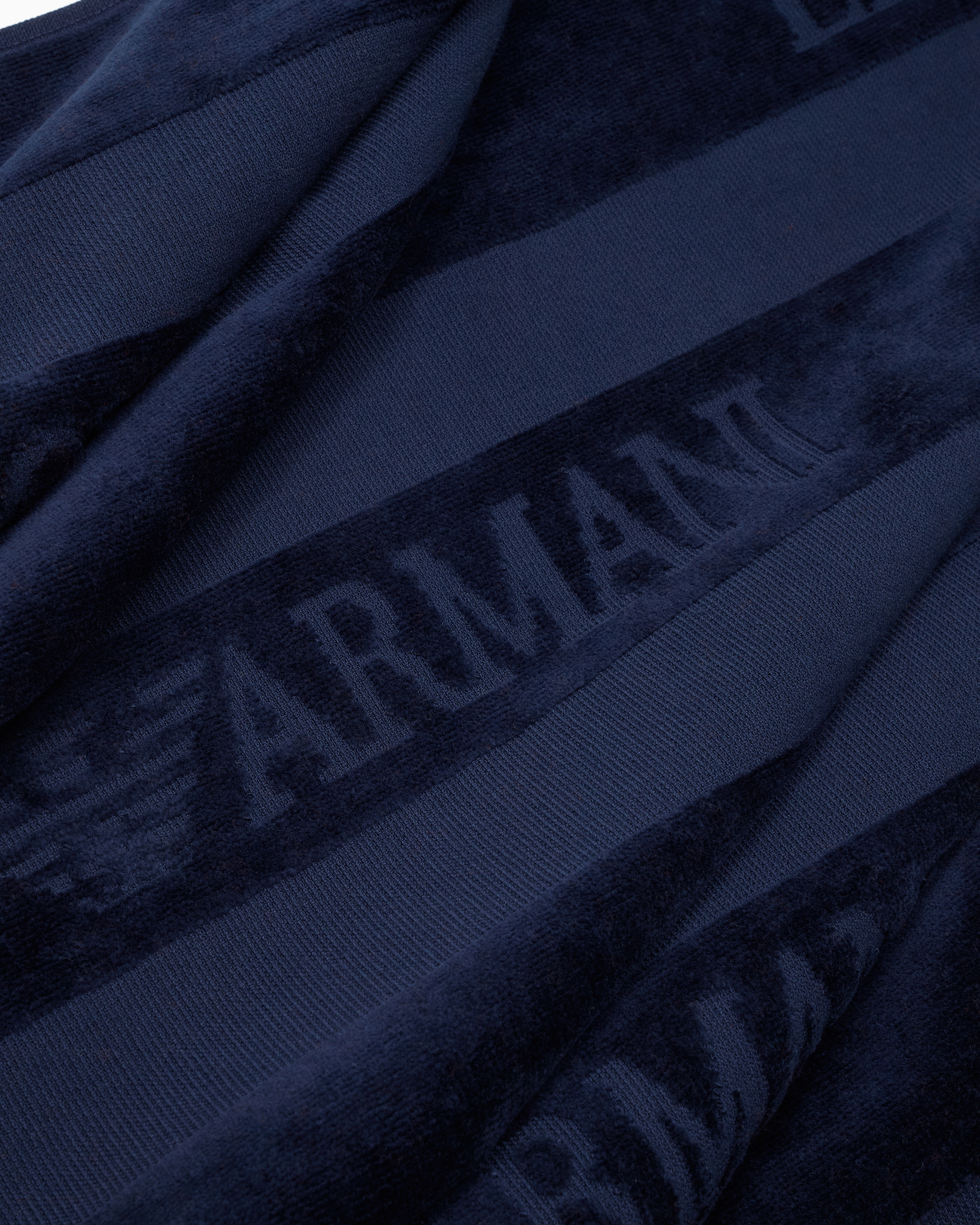 Emporio Armani Strandtuch Aus Frottee Mit Streifen Und Logo In Marineblau