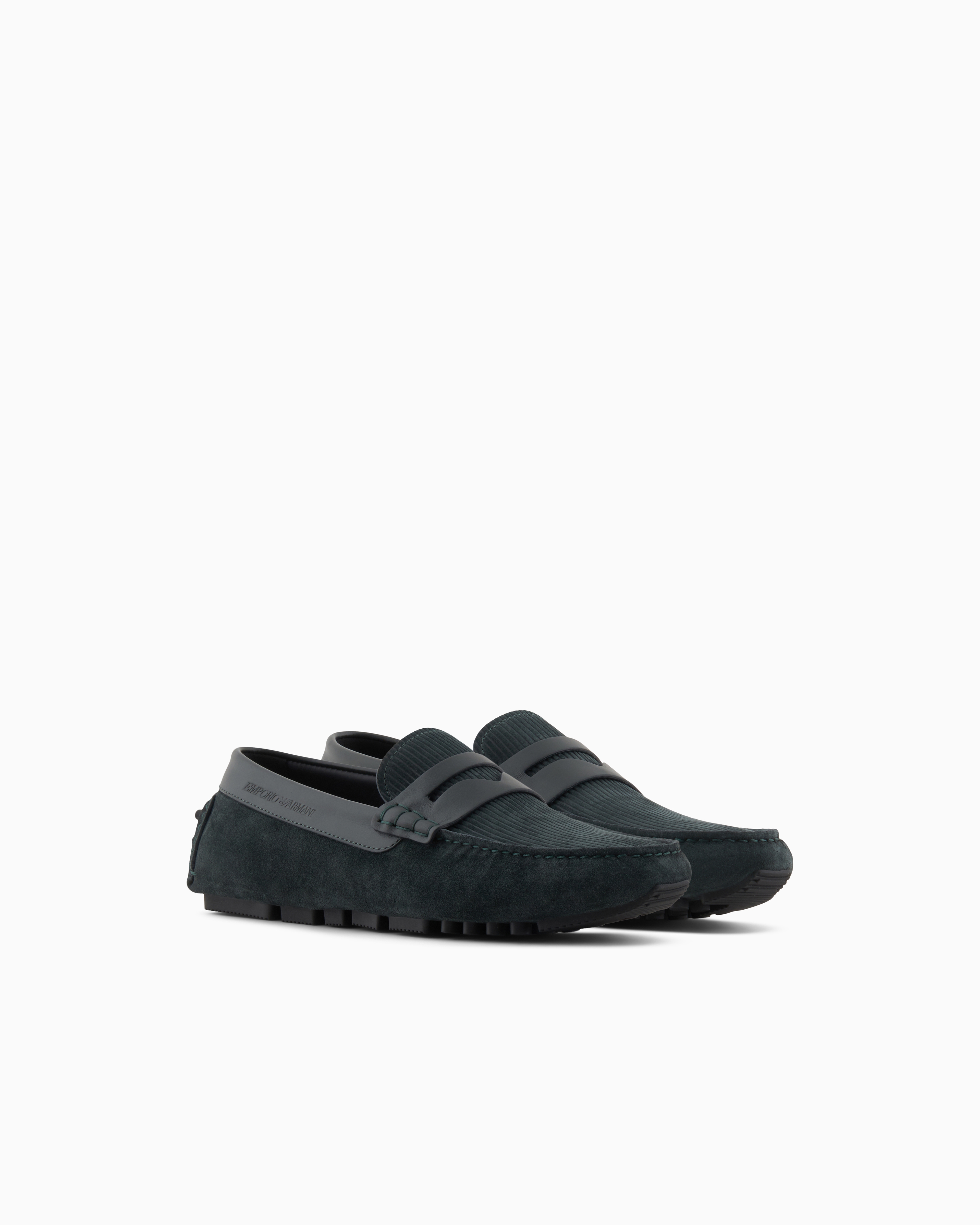 Emporio Armani Official Store Driver-mokassins Aus Mikroperforiertem Veloursleder In Green