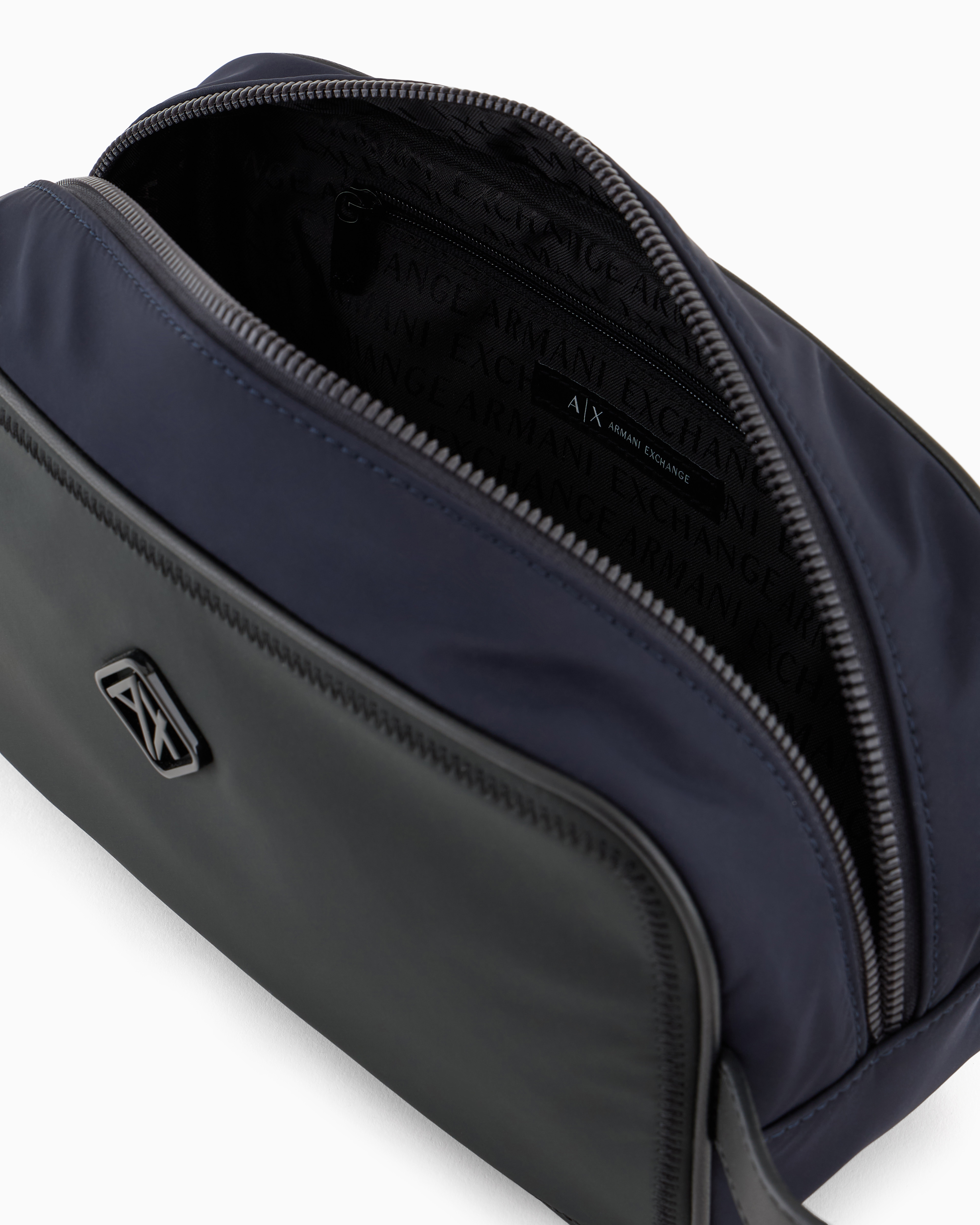 Armani Exchange - Beauyt case with nylon zip with logo, Man, Green, Size: TU